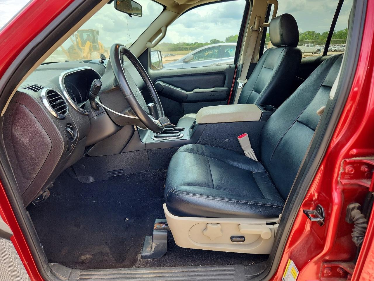2008 Ford Explorer Xlt Red vin: 1FMEU63EX8UA76877