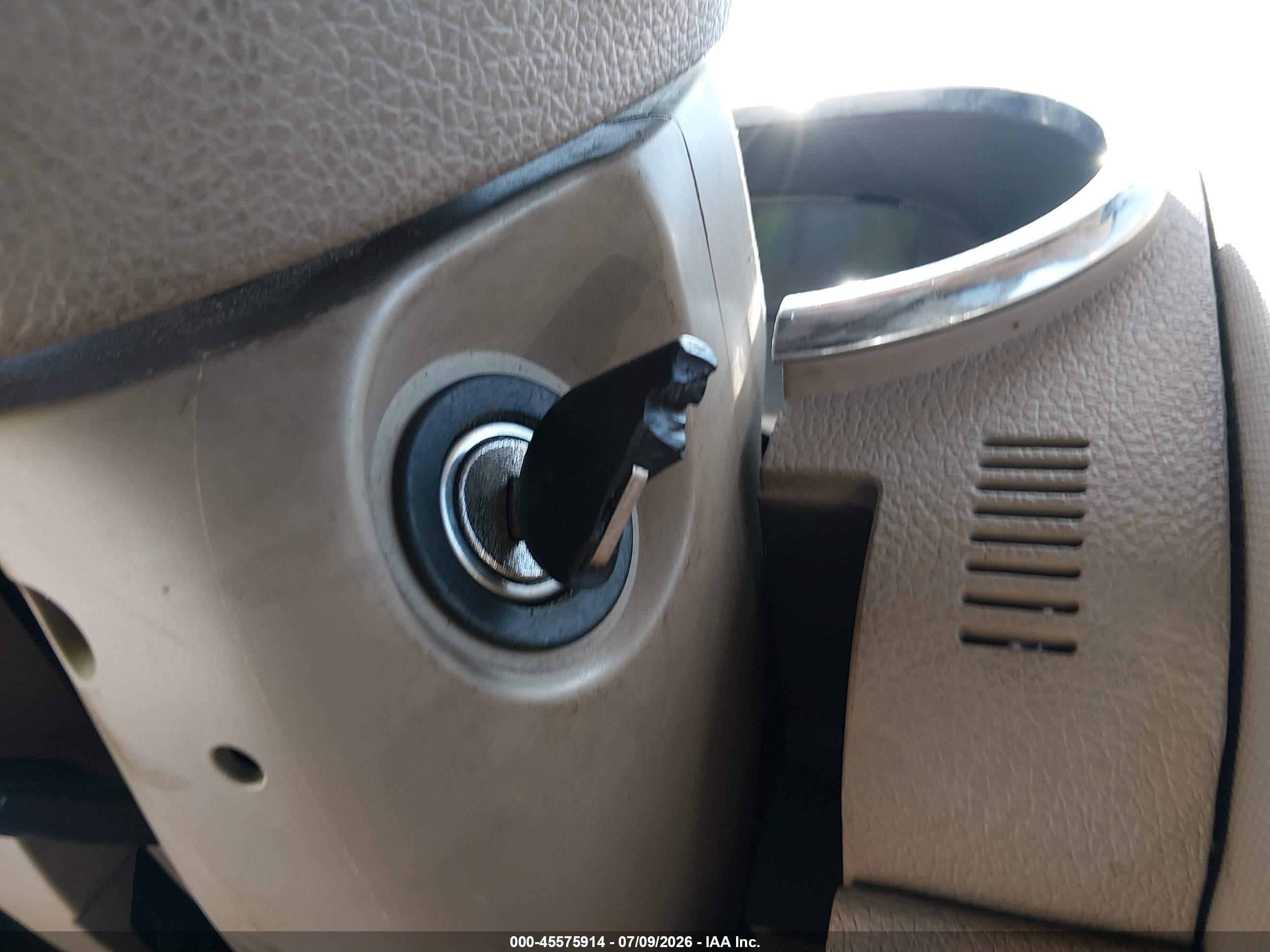 2008 Ford Explorer Eddie Bauer White vin: 1FMEU64E18UB36415