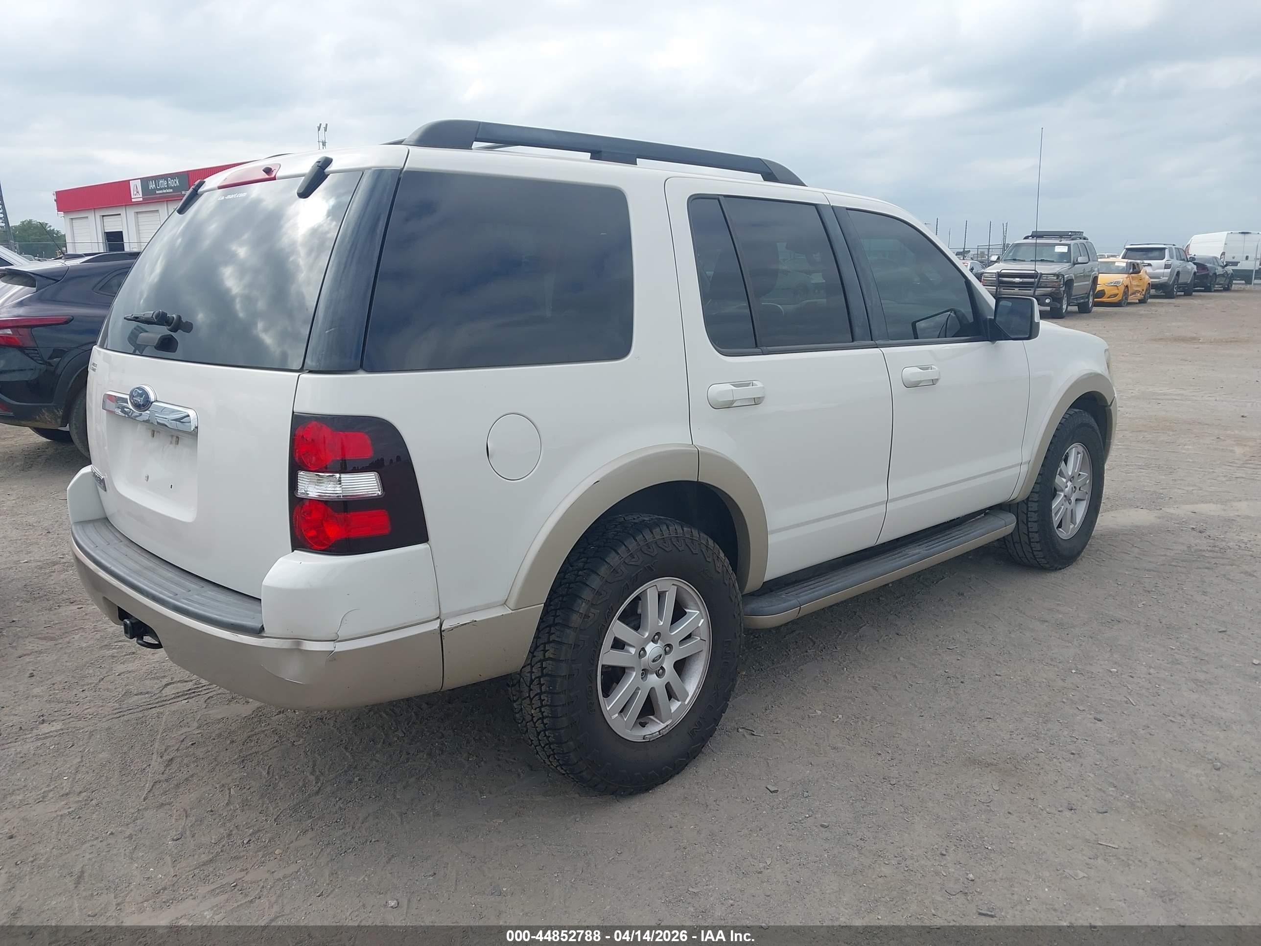 2009 Ford Explorer Eddie Bauer White vin: 1FMEU64E19UA36705
