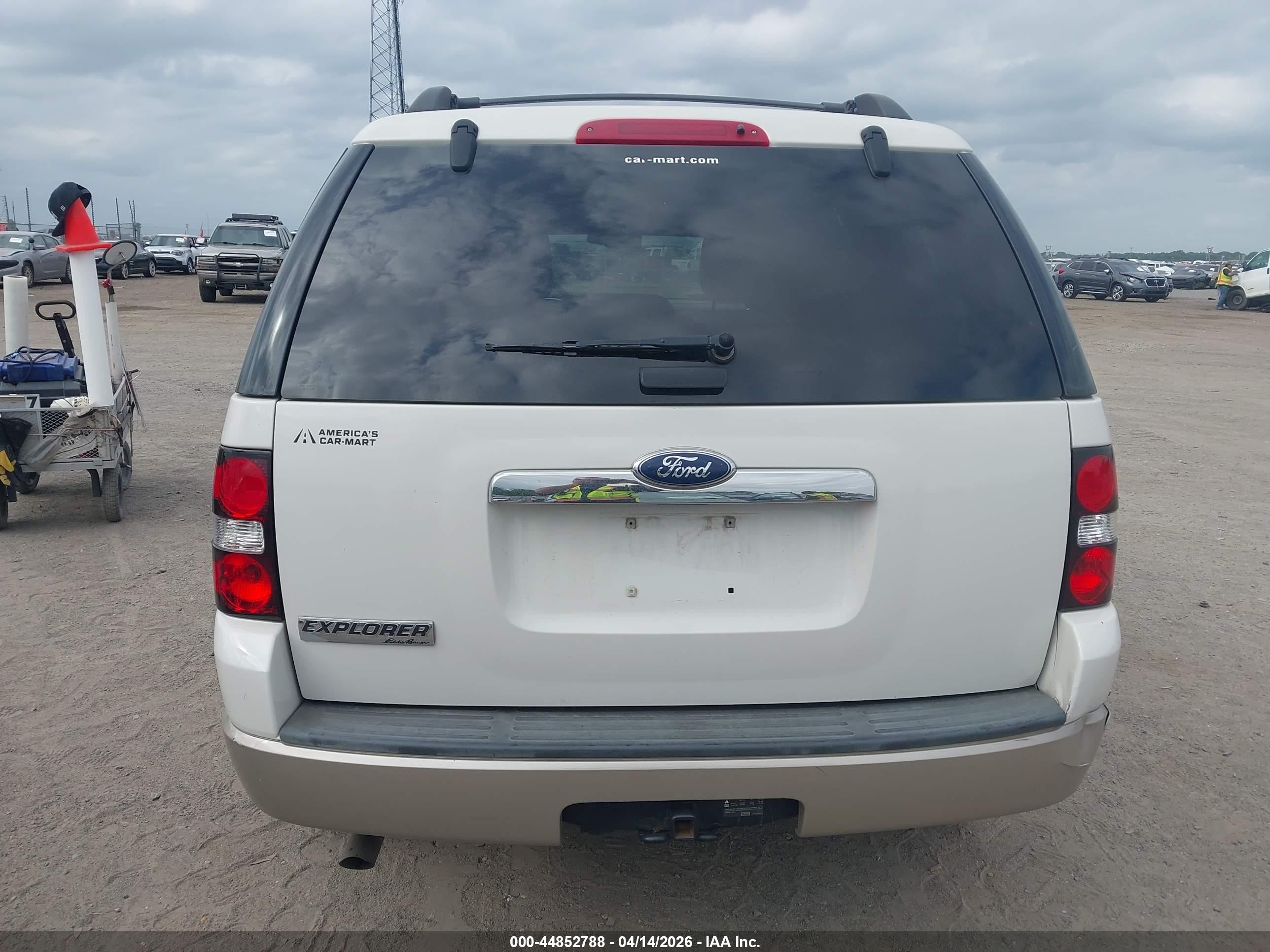 2009 Ford Explorer Eddie Bauer White vin: 1FMEU64E19UA36705