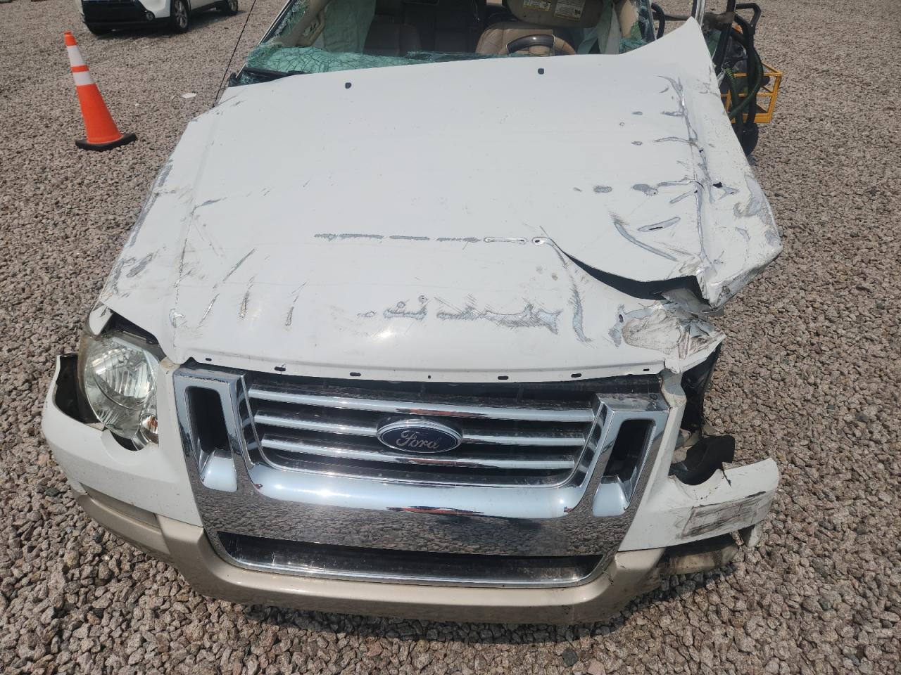2006 Ford Explorer Eddie Bauer White vin: 1FMEU64E46UA32921