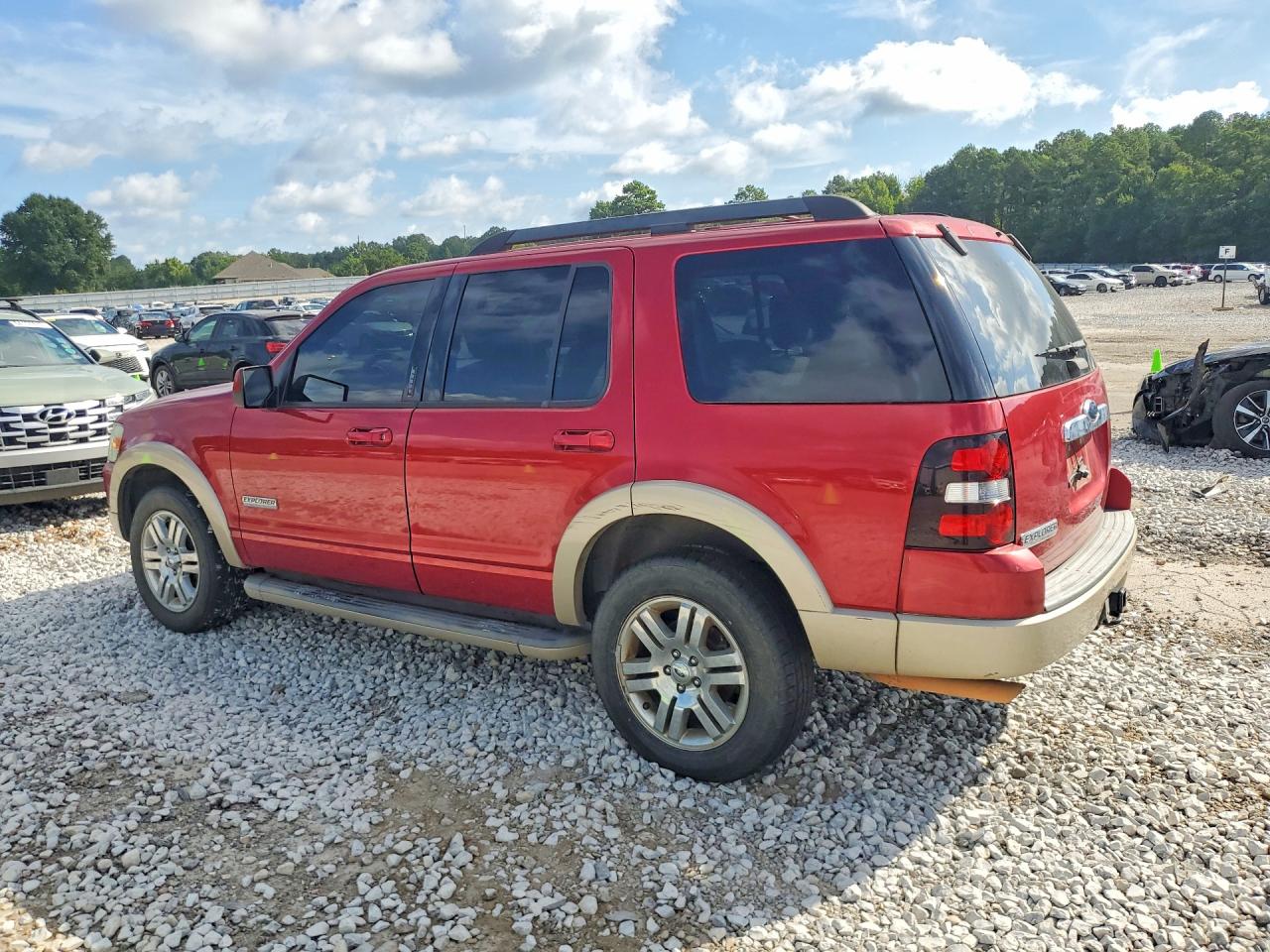 2008 Ford Explorer Red vin: 1FMEU64E88UA66783