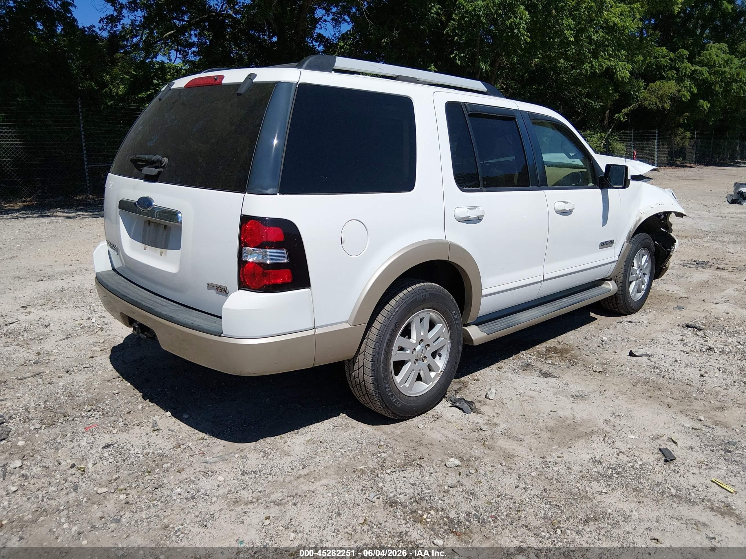 2007 Ford Explorer Eddie Bauer White vin: 1FMEU64EX7UA71613