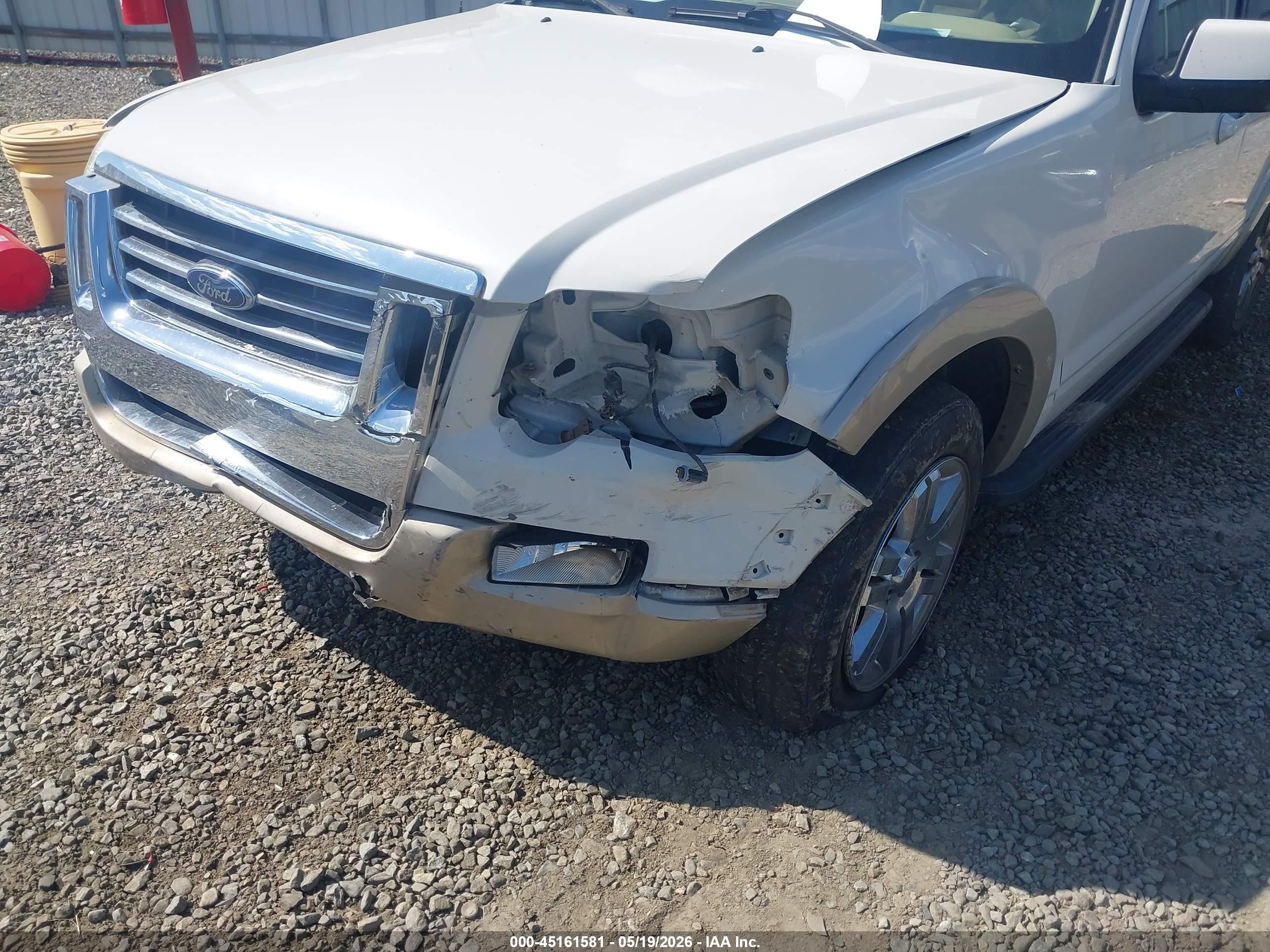 2009 Ford Explorer Eddie Bauer Белый vin: 1FMEU64EX9UA21197