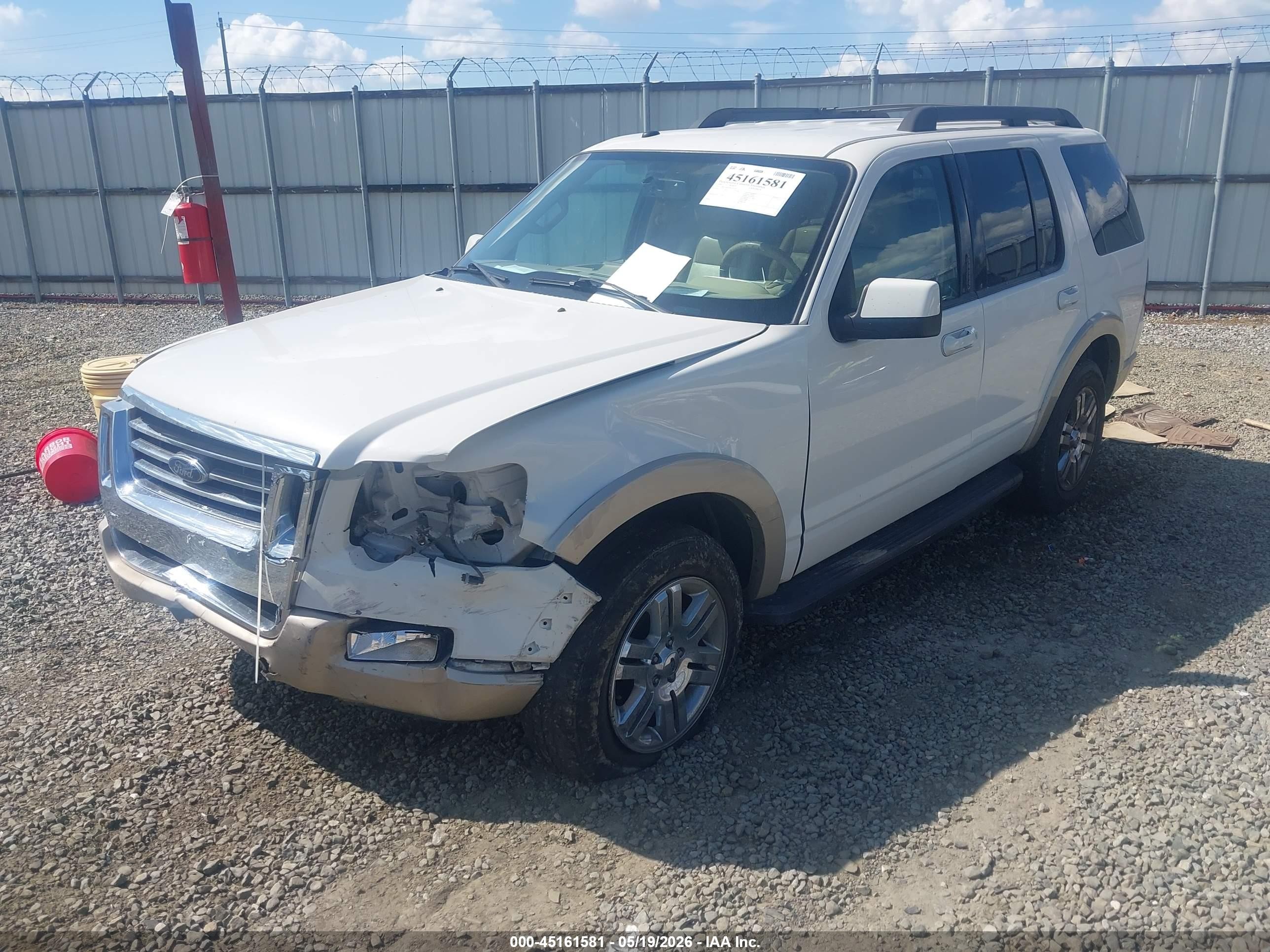 2009 Ford Explorer Eddie Bauer Белый vin: 1FMEU64EX9UA21197