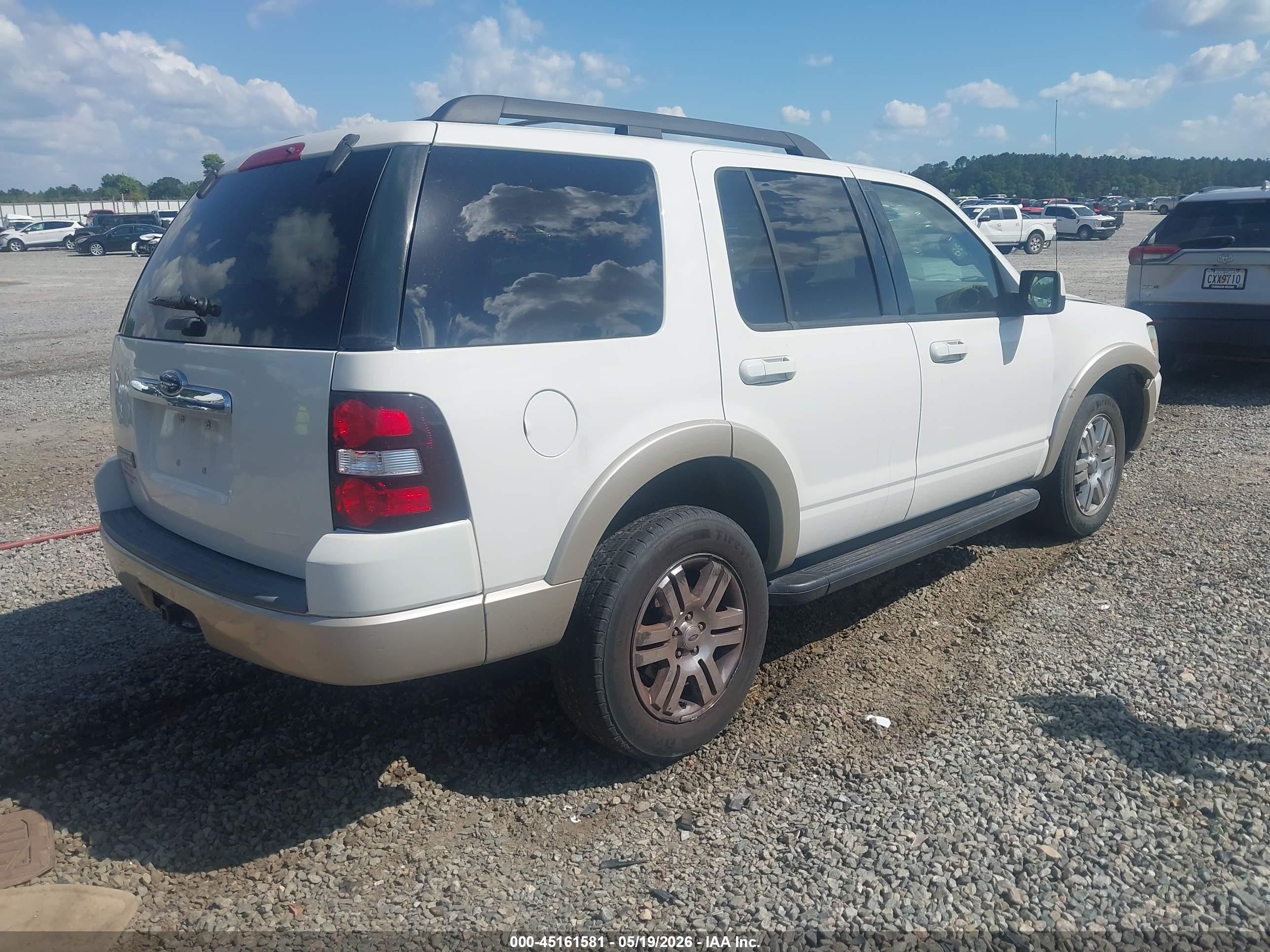 2009 Ford Explorer Eddie Bauer Белый vin: 1FMEU64EX9UA21197