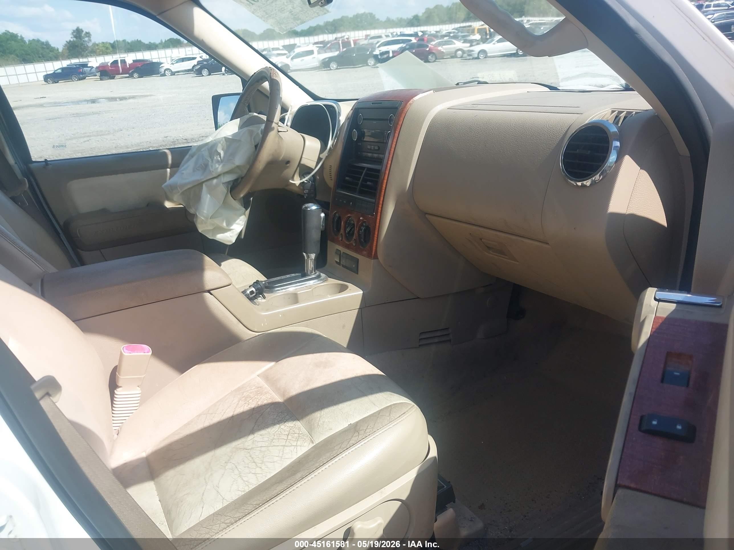 2009 Ford Explorer Eddie Bauer Белый vin: 1FMEU64EX9UA21197