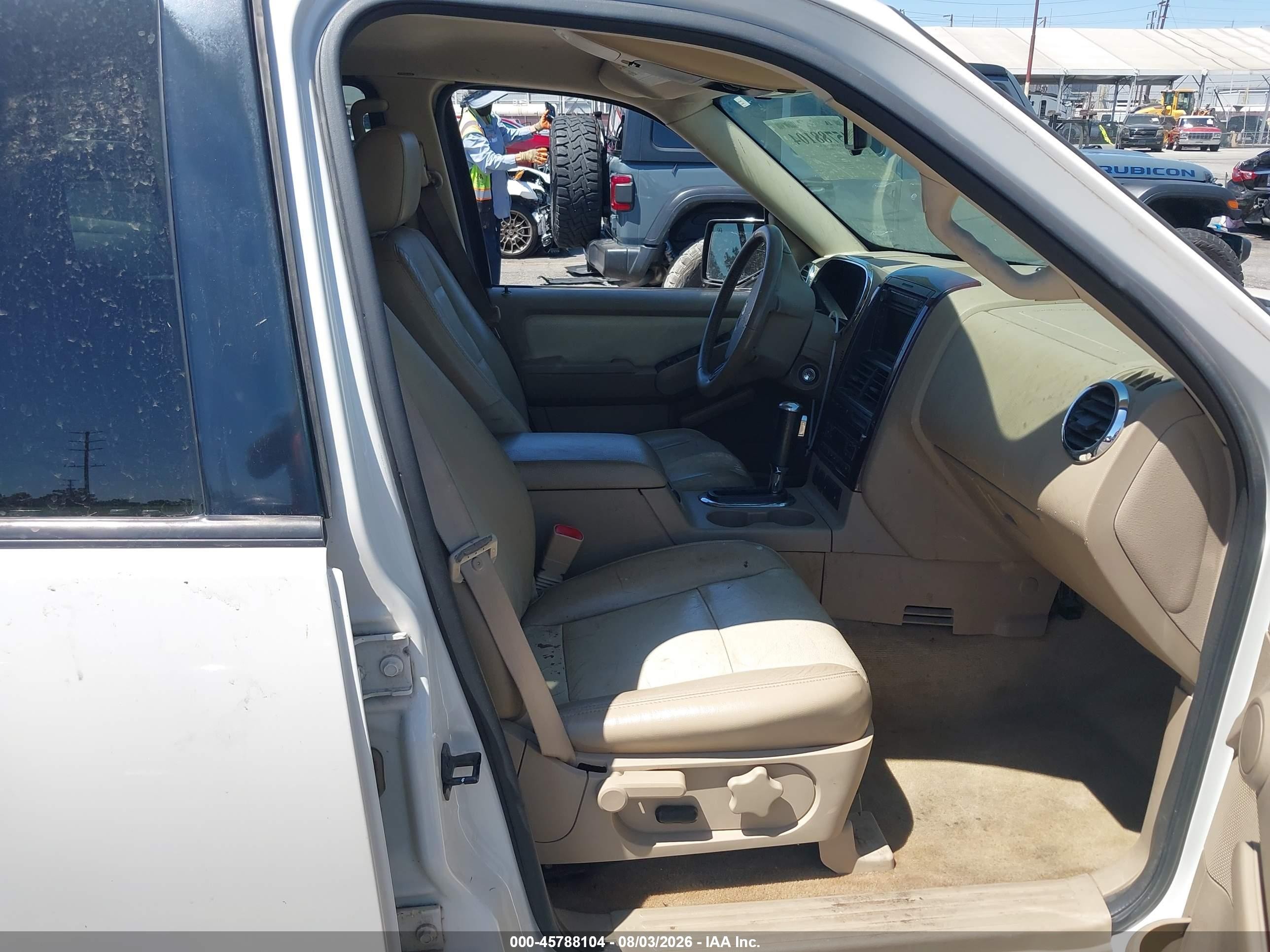 2007 Ford Explorer Limited White vin: 1FMEU65897UA94339