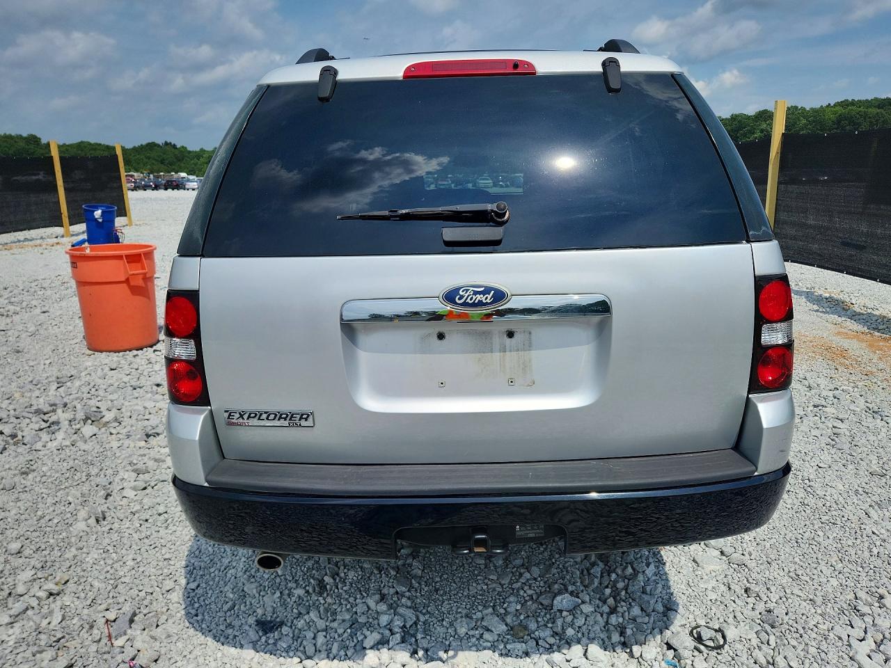2010 Ford Explorer Xlt Silver vin: 1FMEU6DE3AUB02210