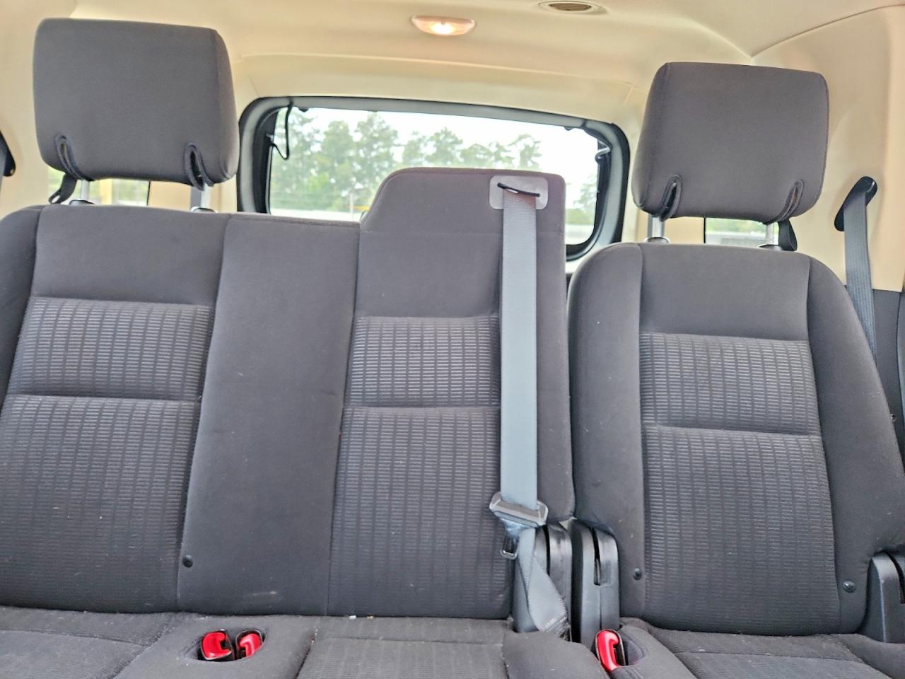 2010 Ford Explorer Xlt Silver vin: 1FMEU6DE3AUB02210