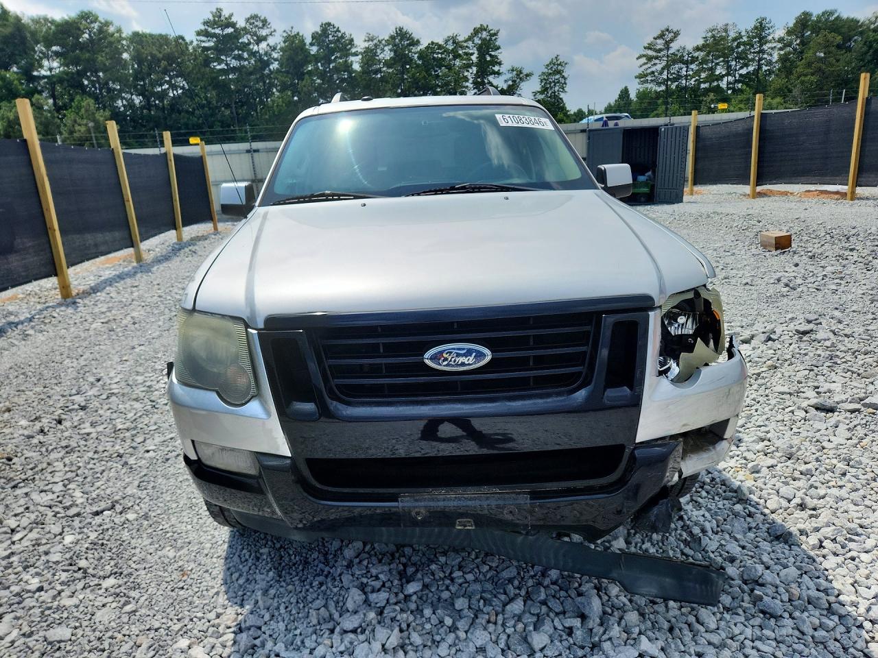 2010 Ford Explorer Xlt Silver vin: 1FMEU6DE3AUB02210