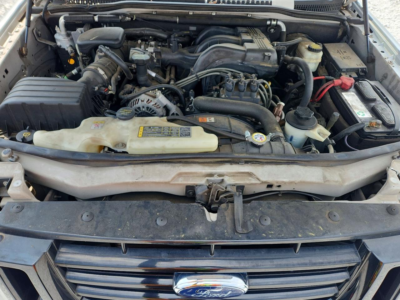 2010 Ford Explorer Xlt Silver vin: 1FMEU6DE3AUB02210