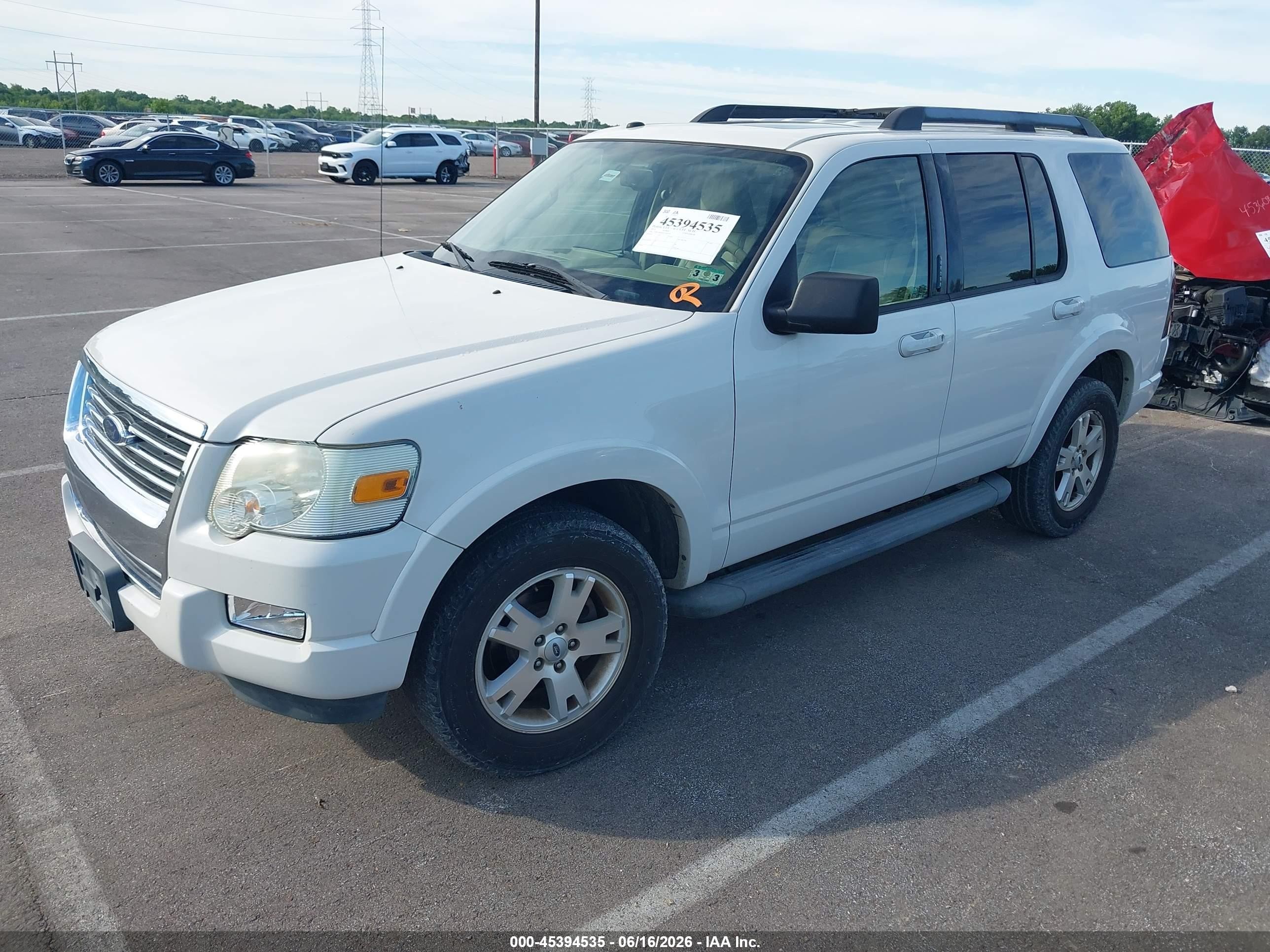 2010 Ford Explorer Xlt White vin: 1FMEU6DE6AUA03476