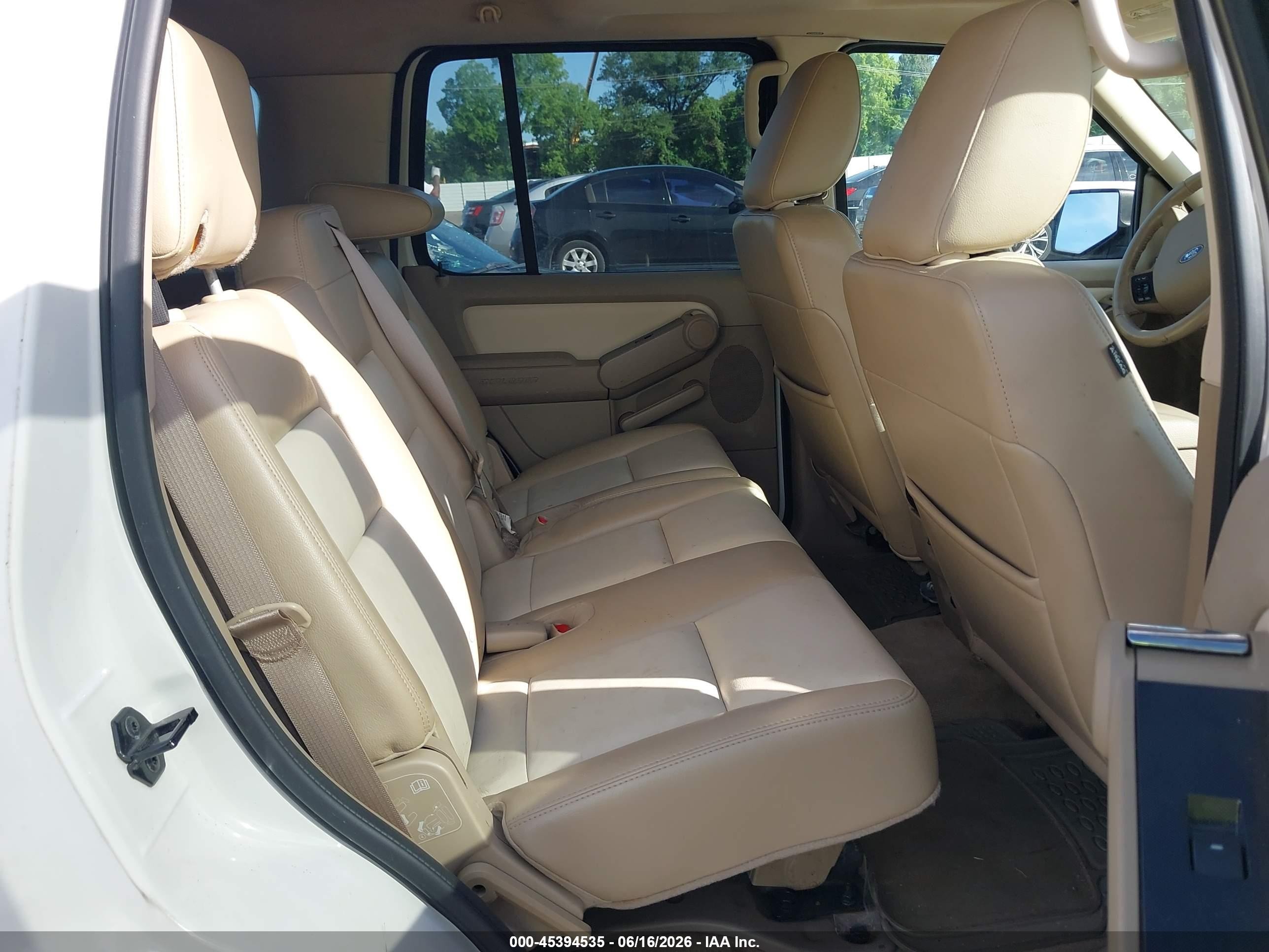 2010 Ford Explorer Xlt White vin: 1FMEU6DE6AUA03476
