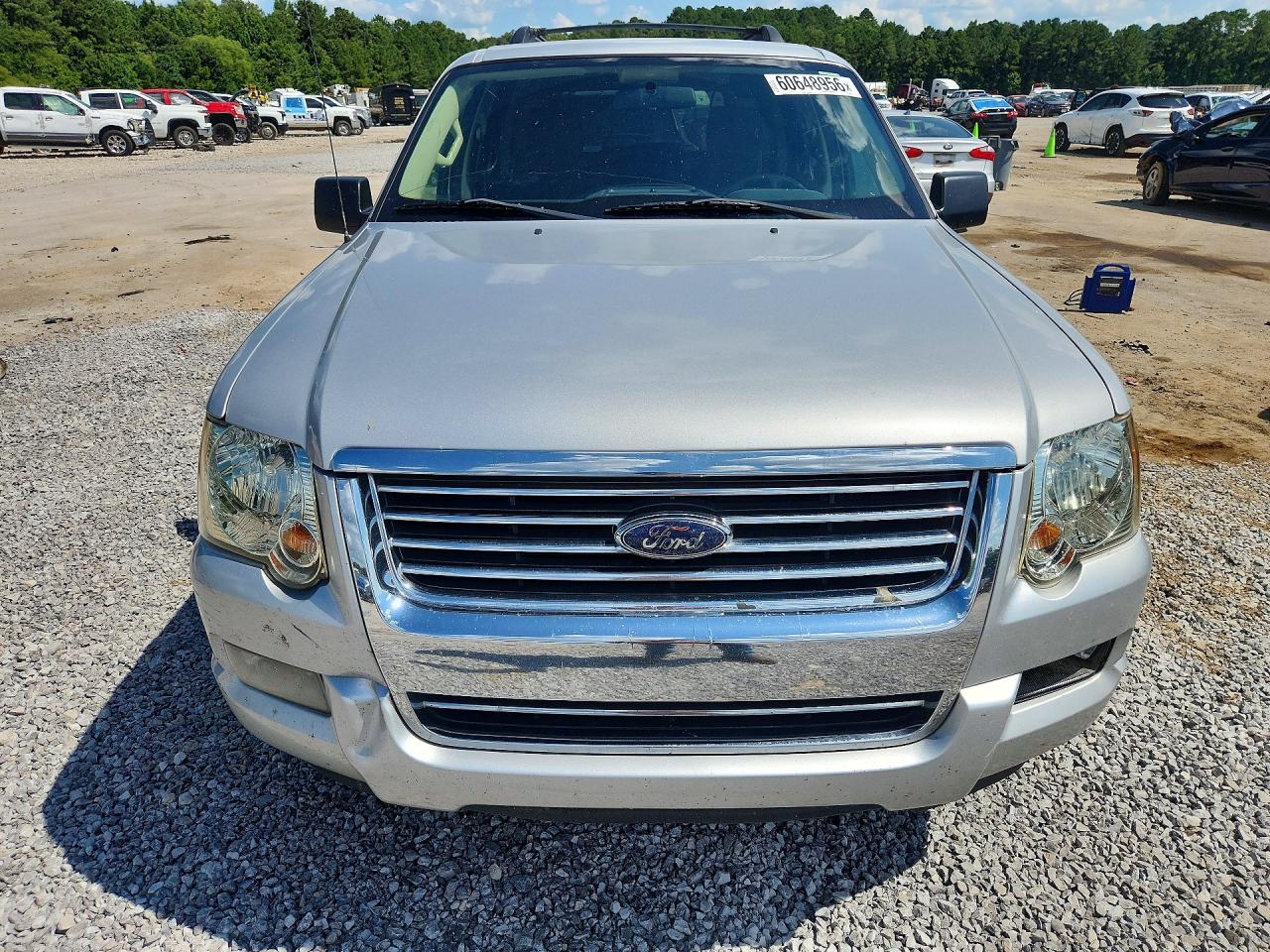 2010 Ford Explorer Xlt Silver vin: 1FMEU6DE7AUA14776
