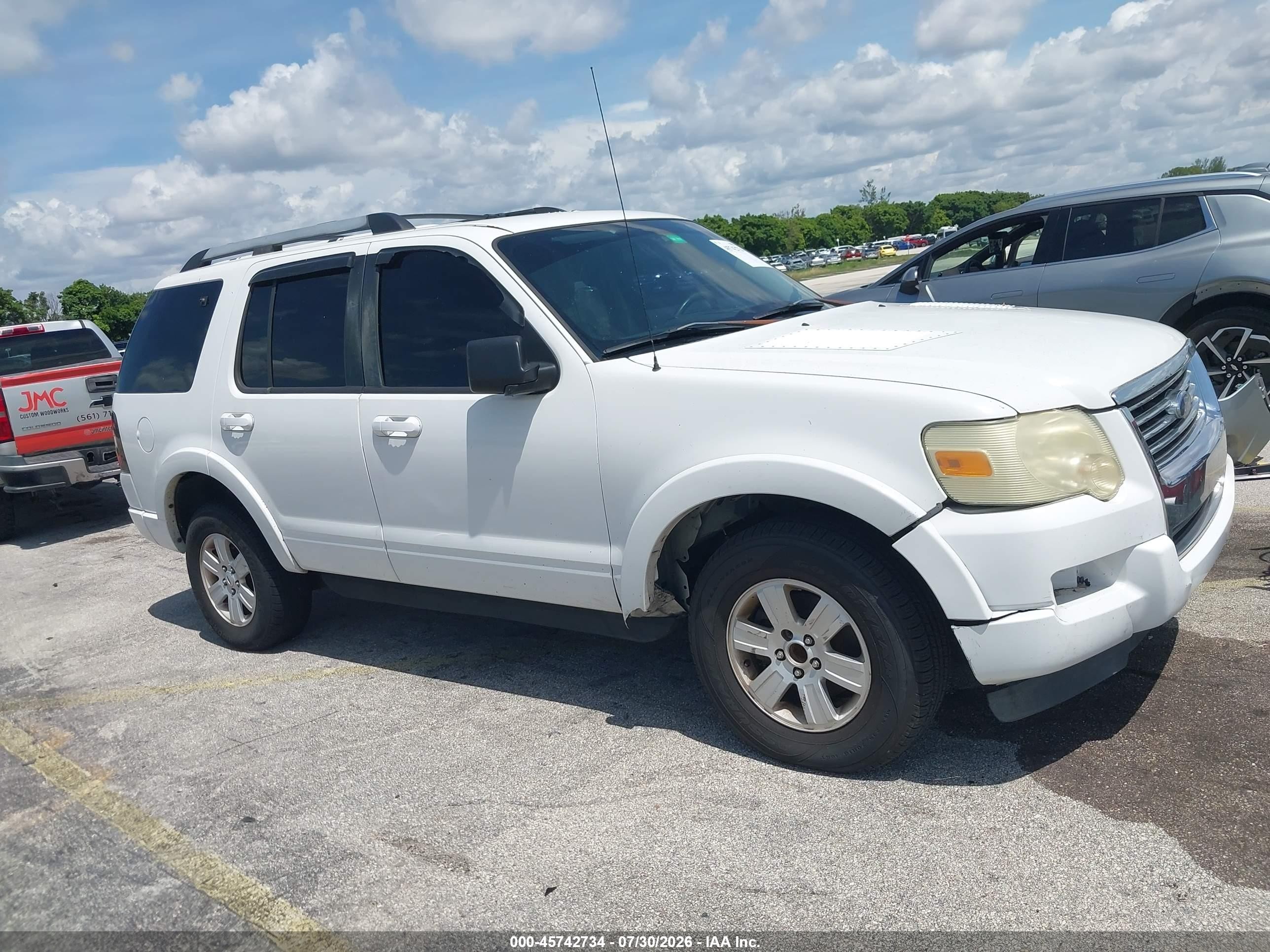 2010 Ford Explorer Xlt White vin: 1FMEU6DEXAUA08616