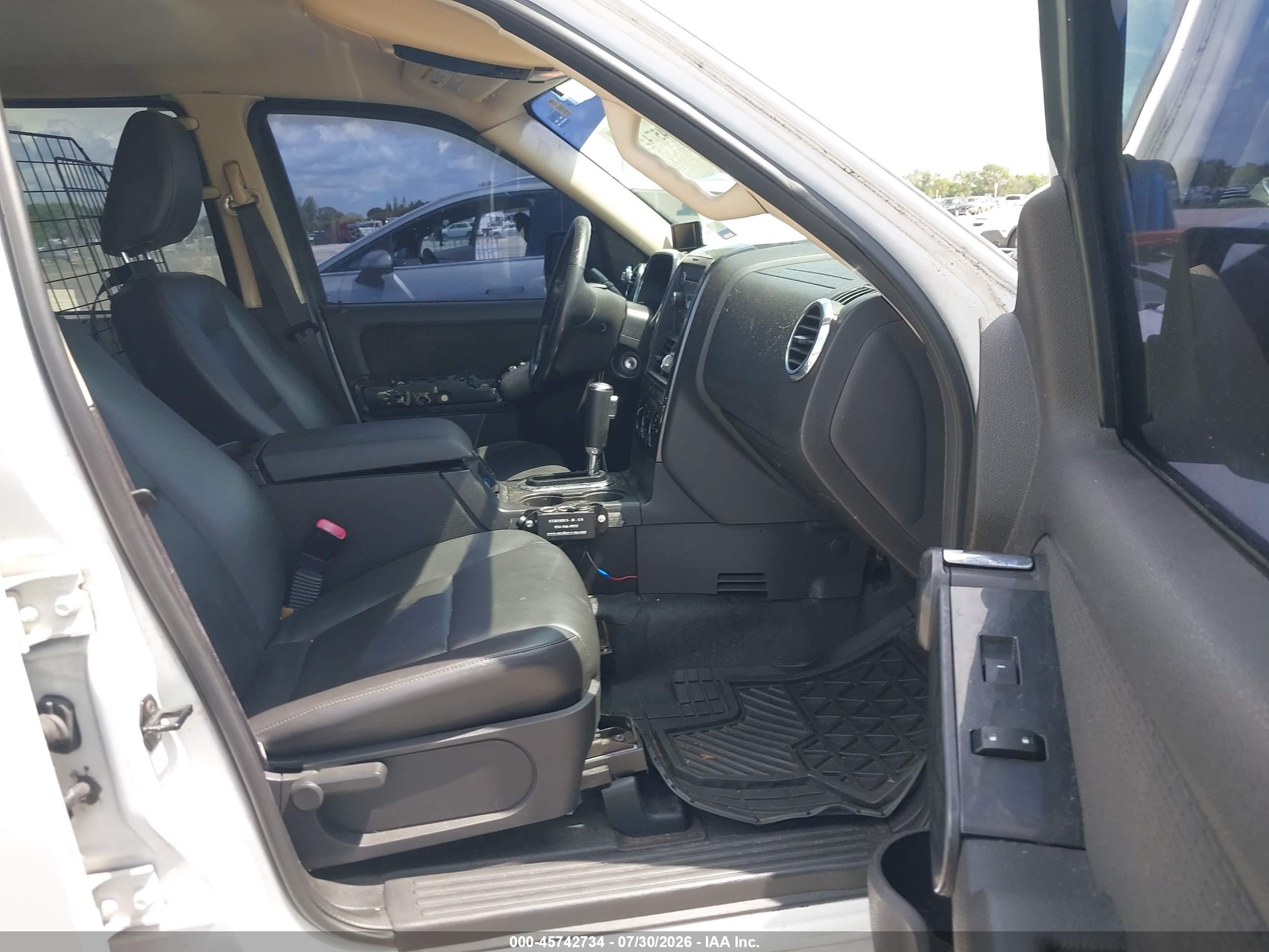 2010 Ford Explorer Xlt White vin: 1FMEU6DEXAUA08616