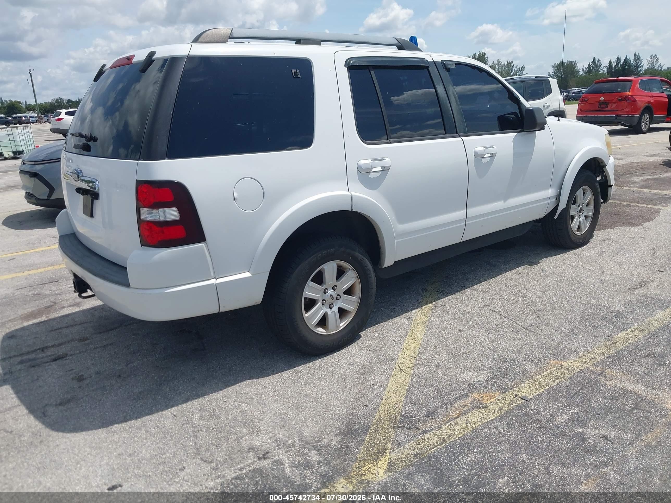 2010 Ford Explorer Xlt White vin: 1FMEU6DEXAUA08616