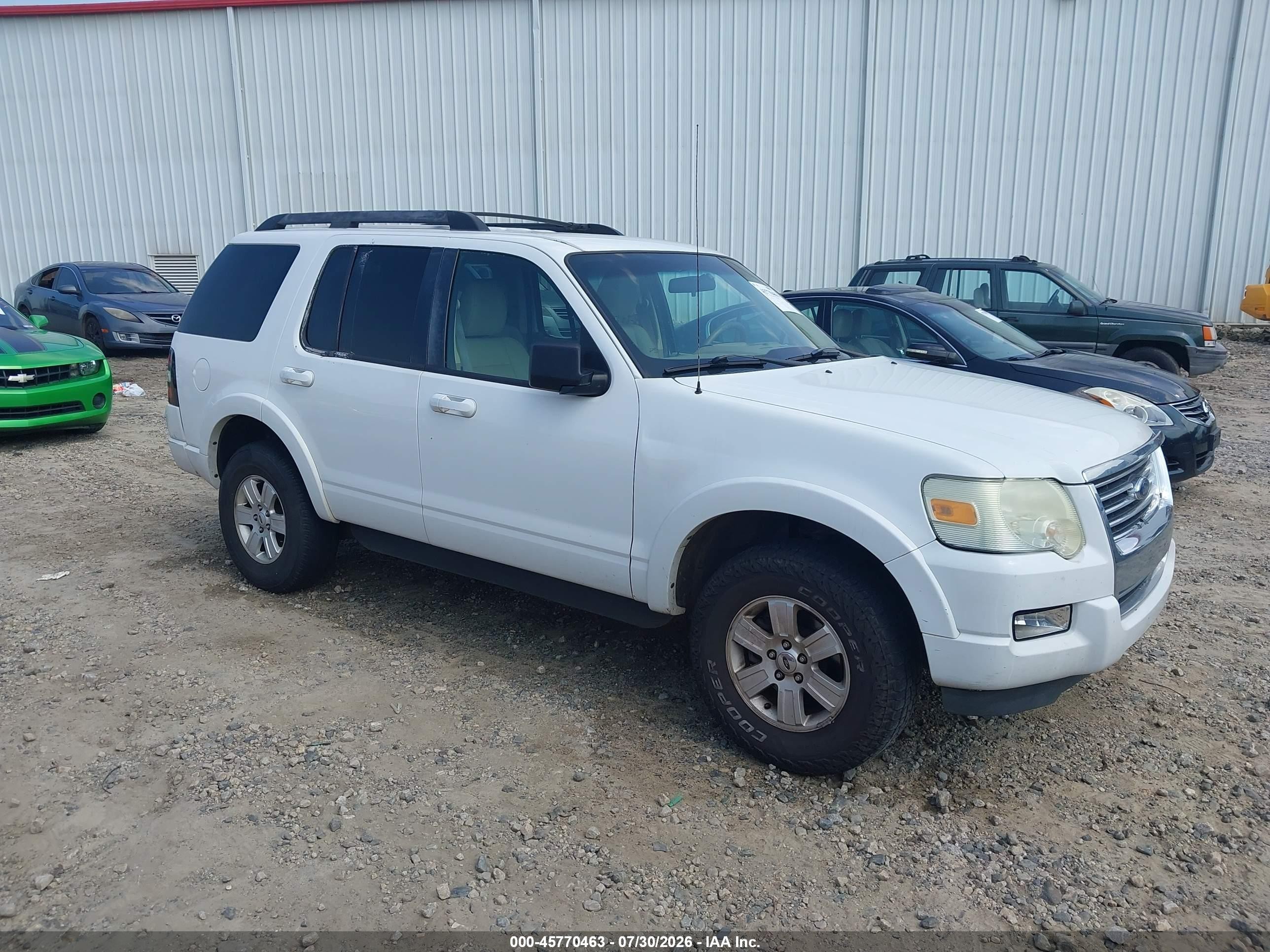 2010 Ford Explorer Xlt White vin: 1FMEU6DEXAUA11418