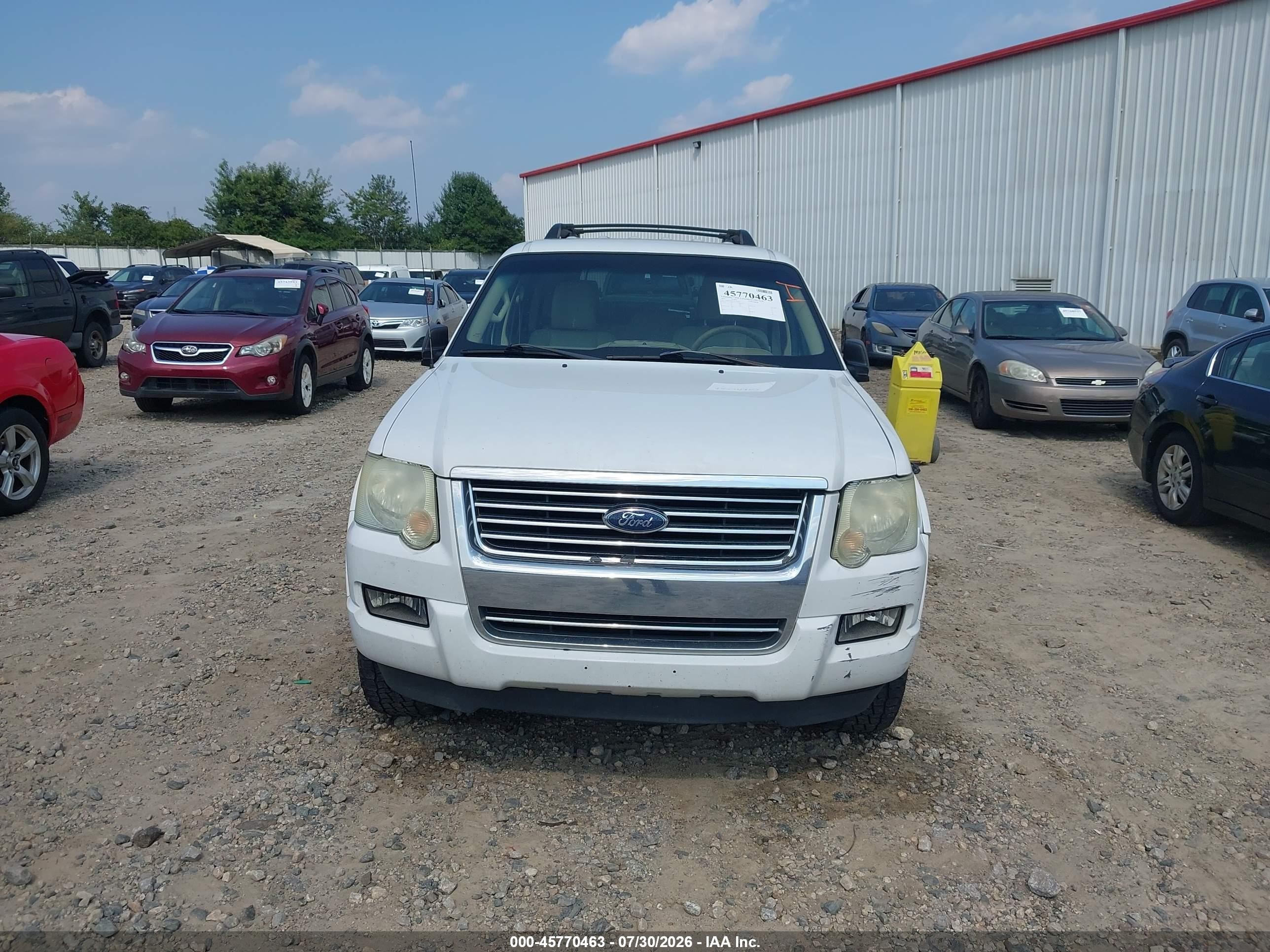 2010 Ford Explorer Xlt White vin: 1FMEU6DEXAUA11418