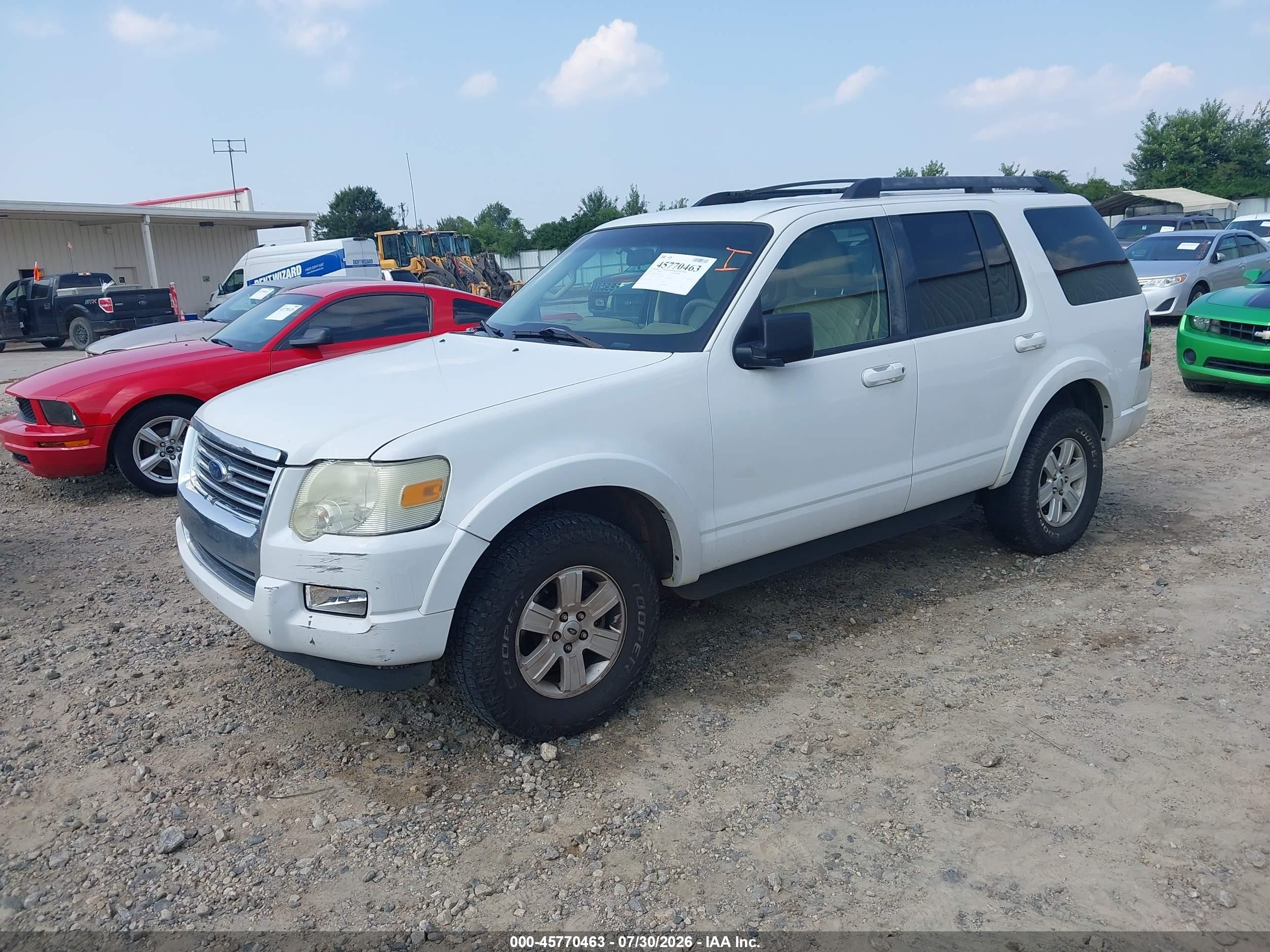 2010 Ford Explorer Xlt White vin: 1FMEU6DEXAUA11418