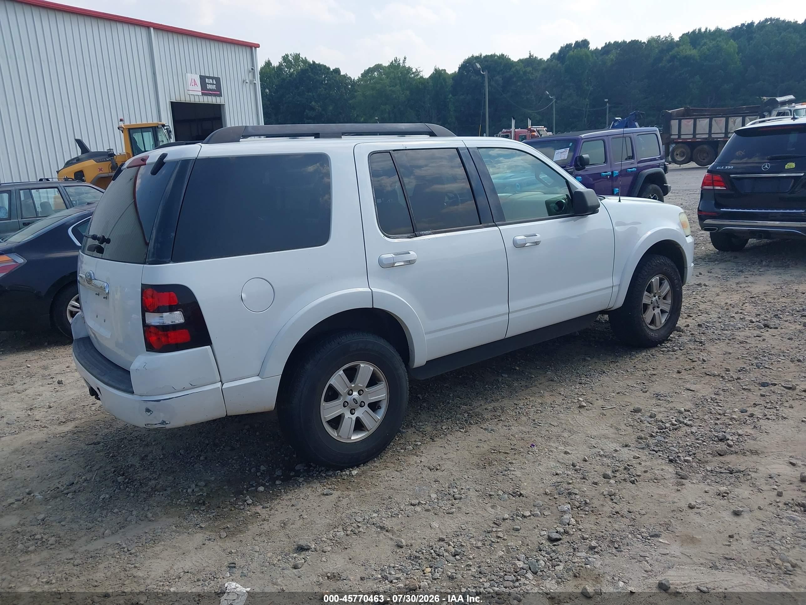 2010 Ford Explorer Xlt White vin: 1FMEU6DEXAUA11418