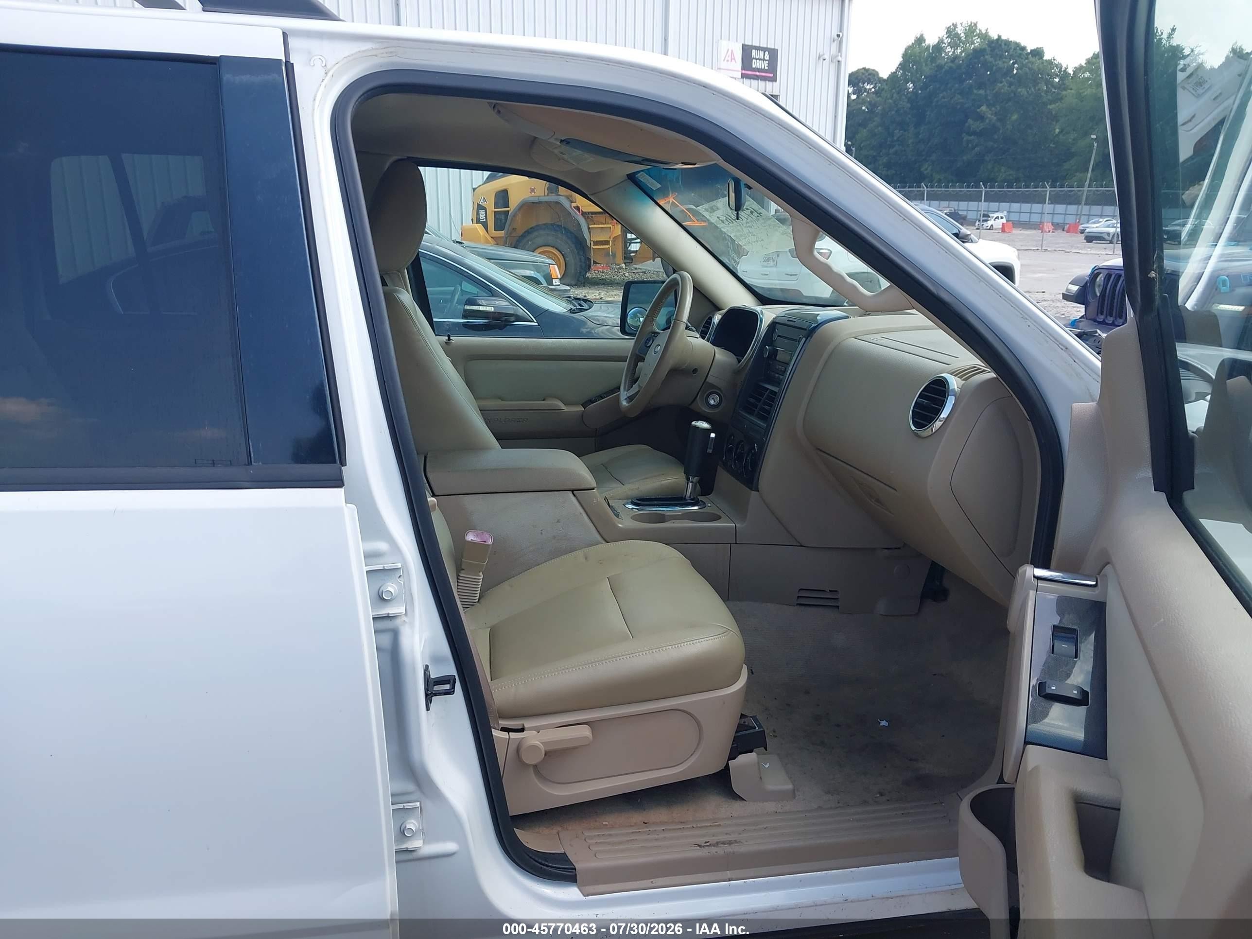 2010 Ford Explorer Xlt White vin: 1FMEU6DEXAUA11418