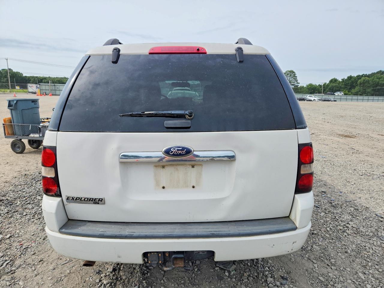 2010 Ford Explorer Xlt White vin: 1FMEU6DEXAUA89584