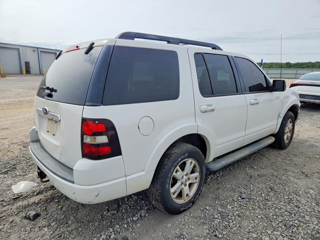 2010 Ford Explorer Xlt White vin: 1FMEU6DEXAUA89584