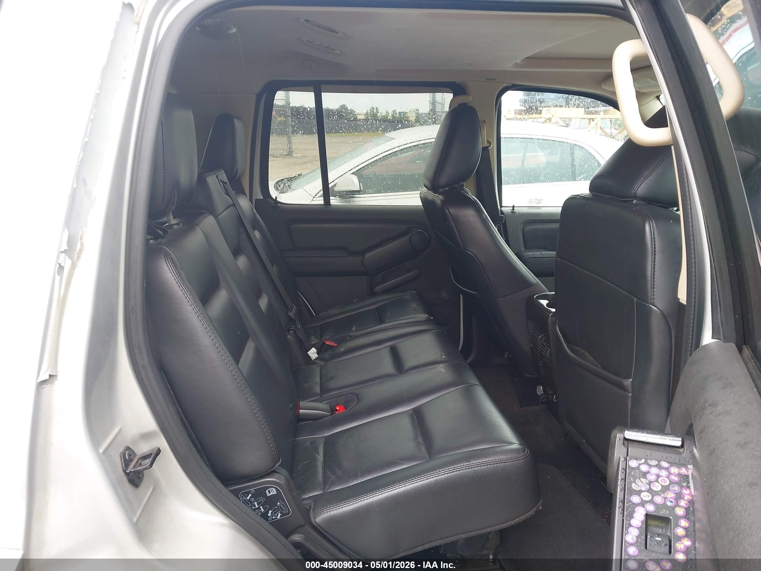 2010 Ford Explorer Xlt Серебряный vin: 1FMEU6DEXAUA94994