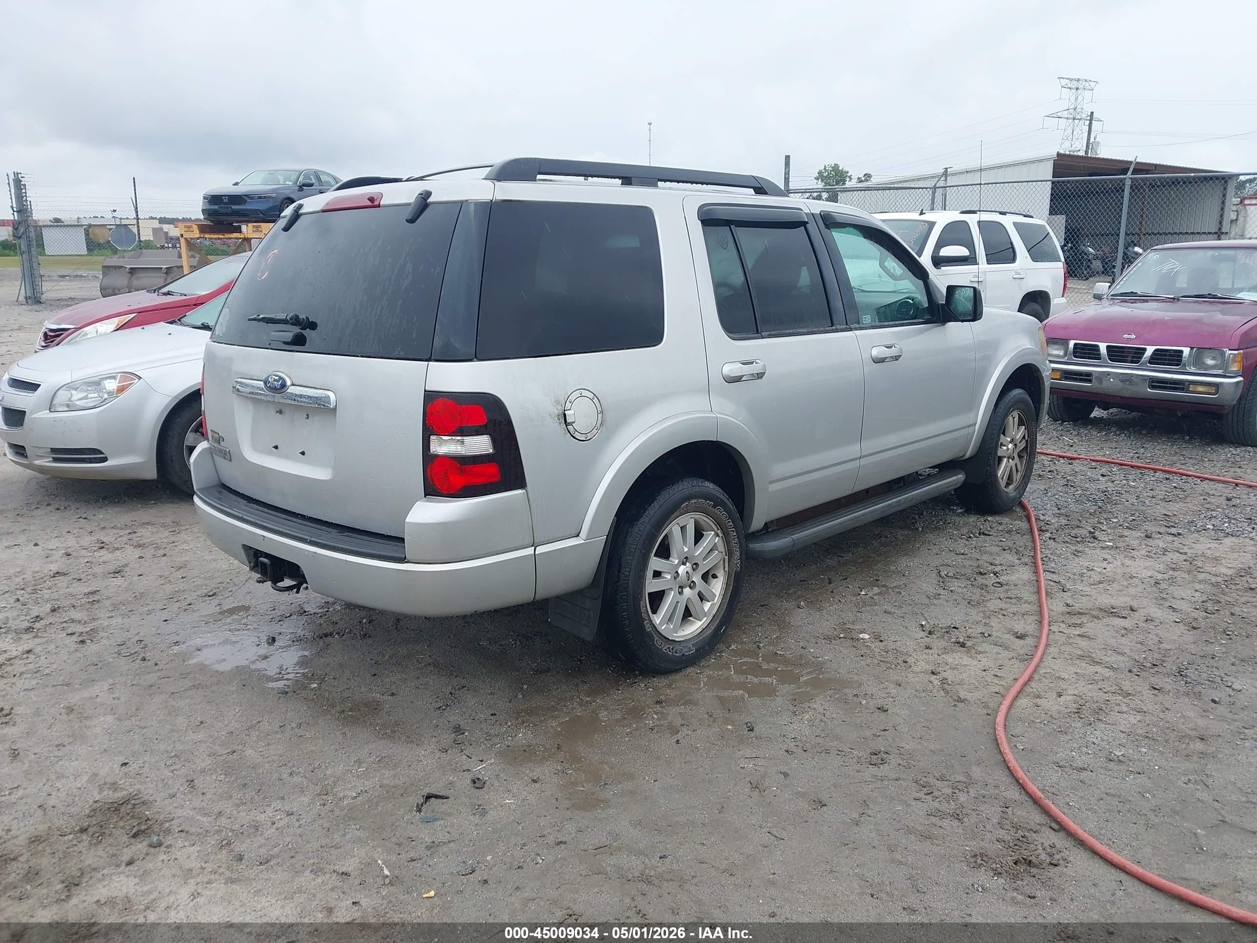 2010 Ford Explorer Xlt Серебряный vin: 1FMEU6DEXAUA94994