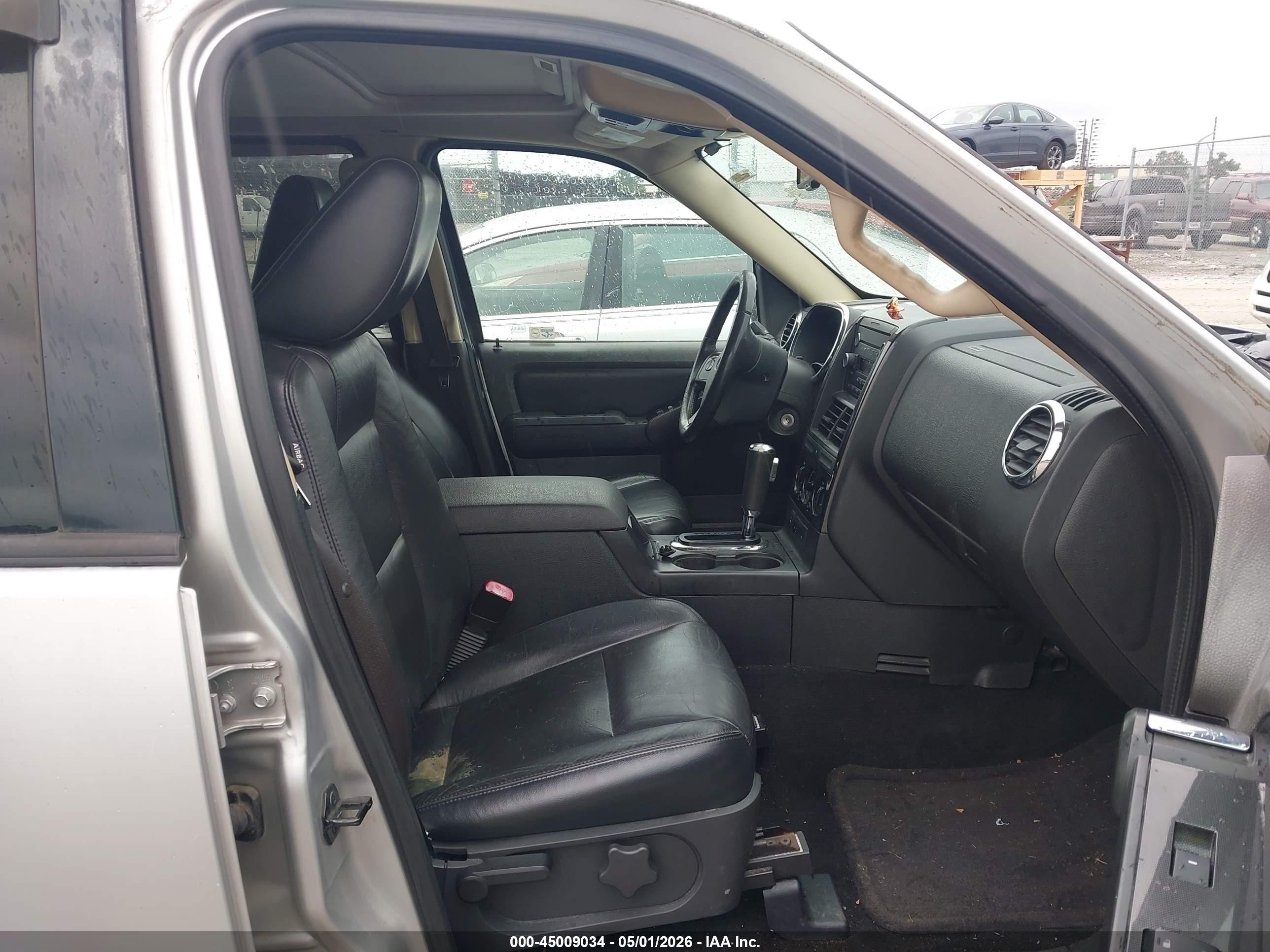 2010 Ford Explorer Xlt Серебряный vin: 1FMEU6DEXAUA94994