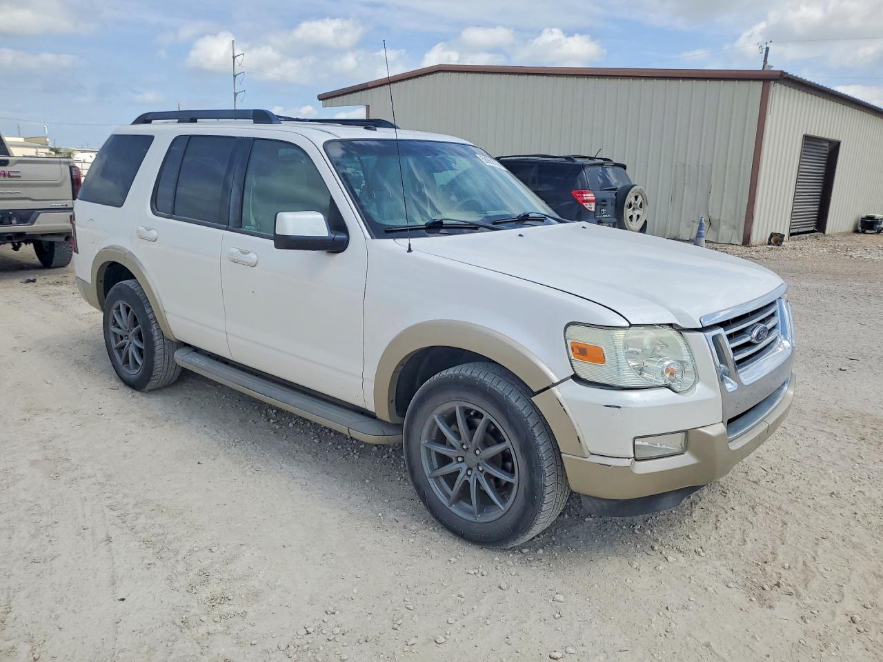 2010 Ford Explorer Eddie Bauer White vin: 1FMEU6EE7AUA90027