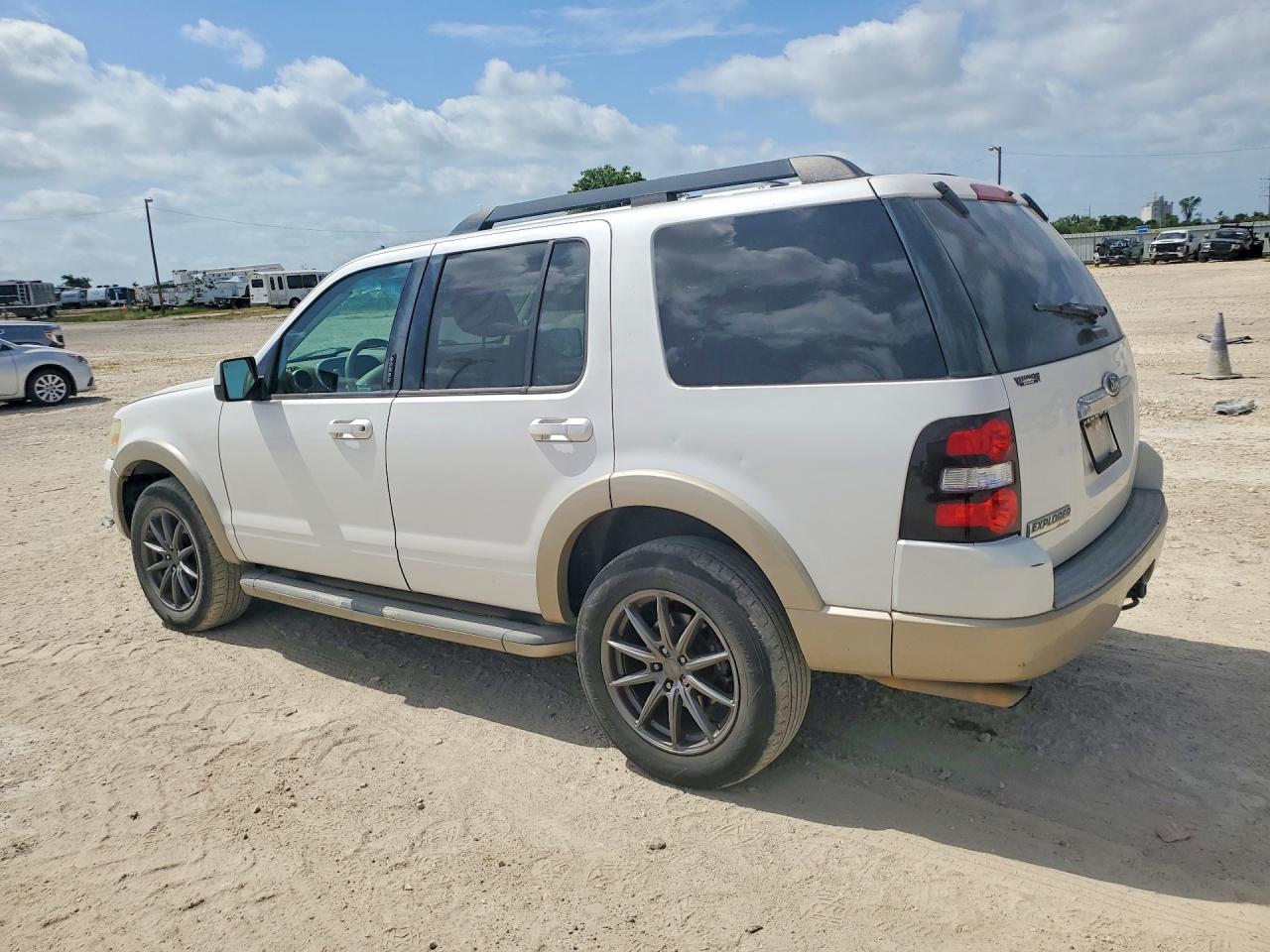 2010 Ford Explorer Eddie Bauer White vin: 1FMEU6EE7AUA90027