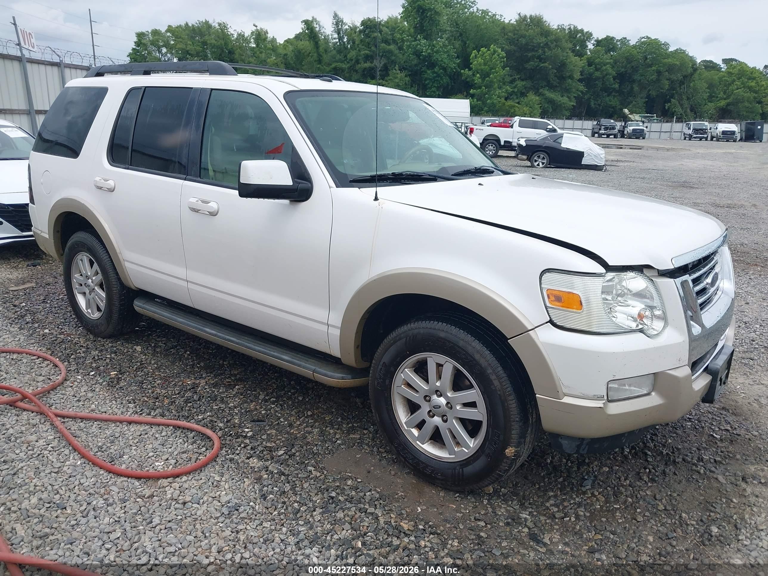 2010 Ford Explorer Eddie Bauer White vin: 1FMEU6EE7AUA95342