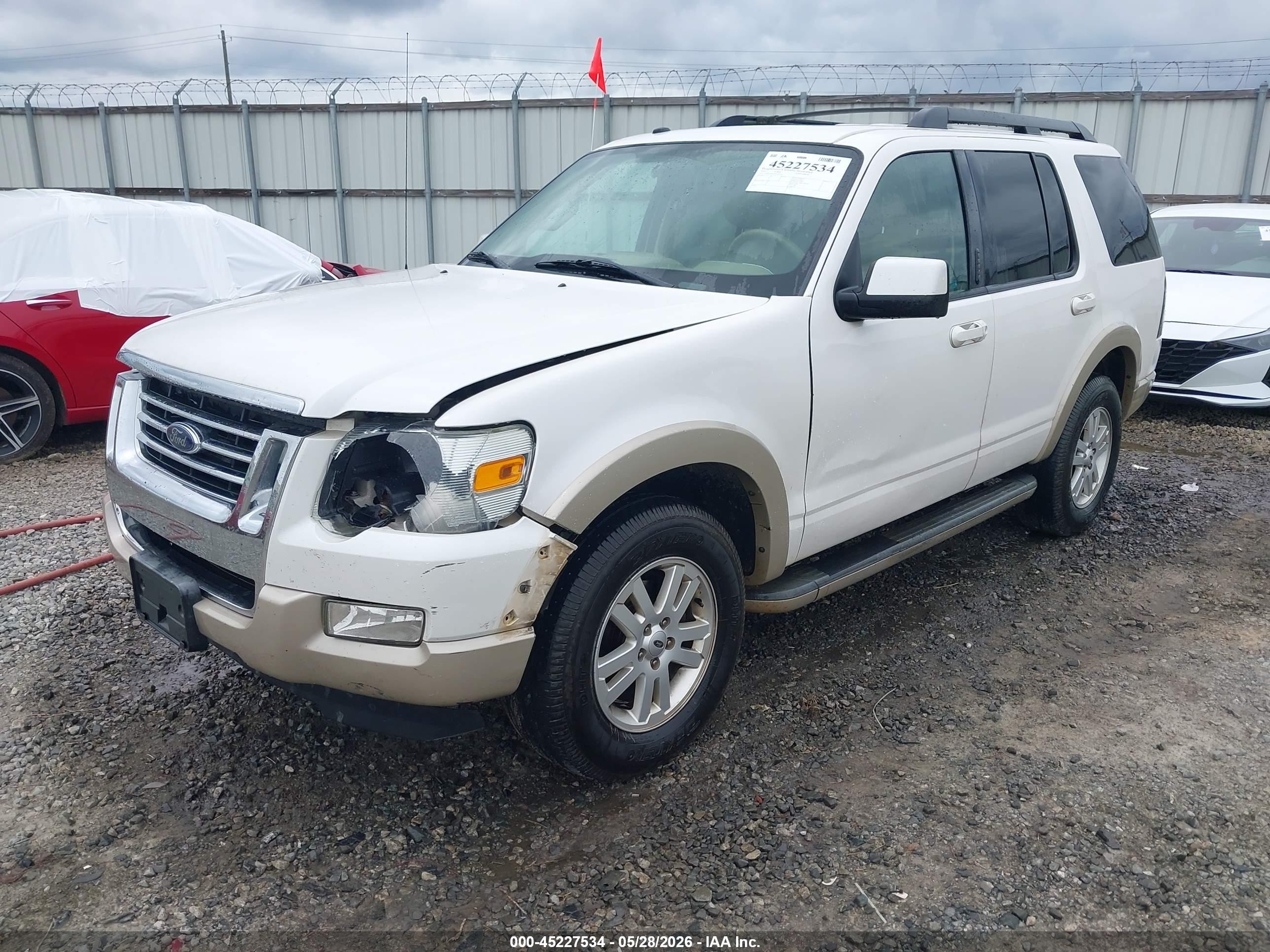 2010 Ford Explorer Eddie Bauer Белый vin: 1FMEU6EE7AUA95342