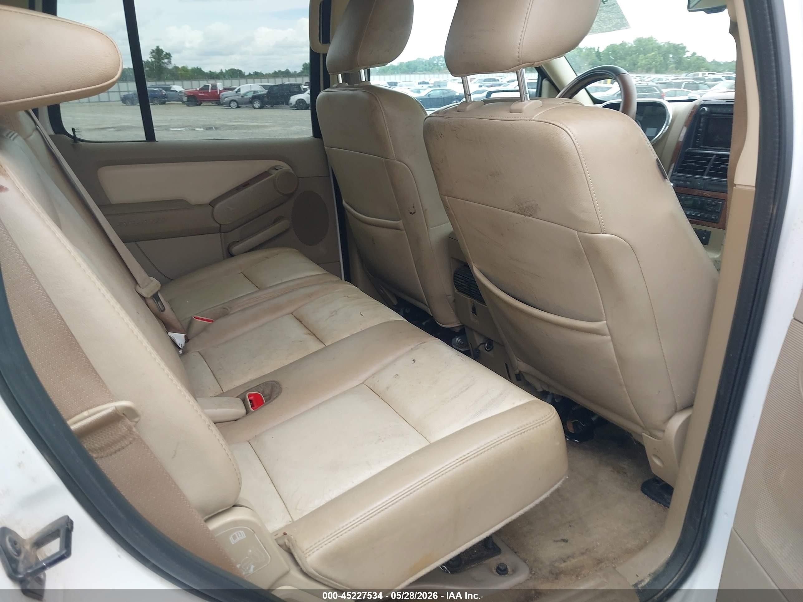 2010 Ford Explorer Eddie Bauer Белый vin: 1FMEU6EE7AUA95342