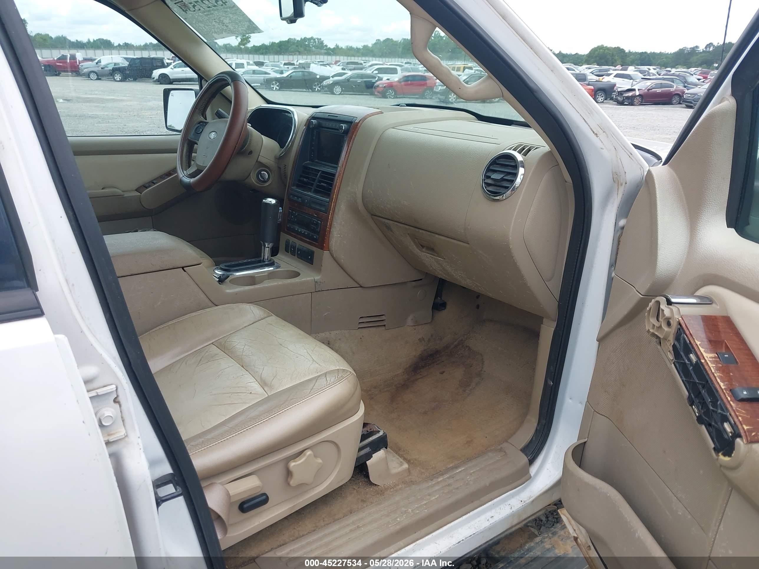 2010 Ford Explorer Eddie Bauer Белый vin: 1FMEU6EE7AUA95342