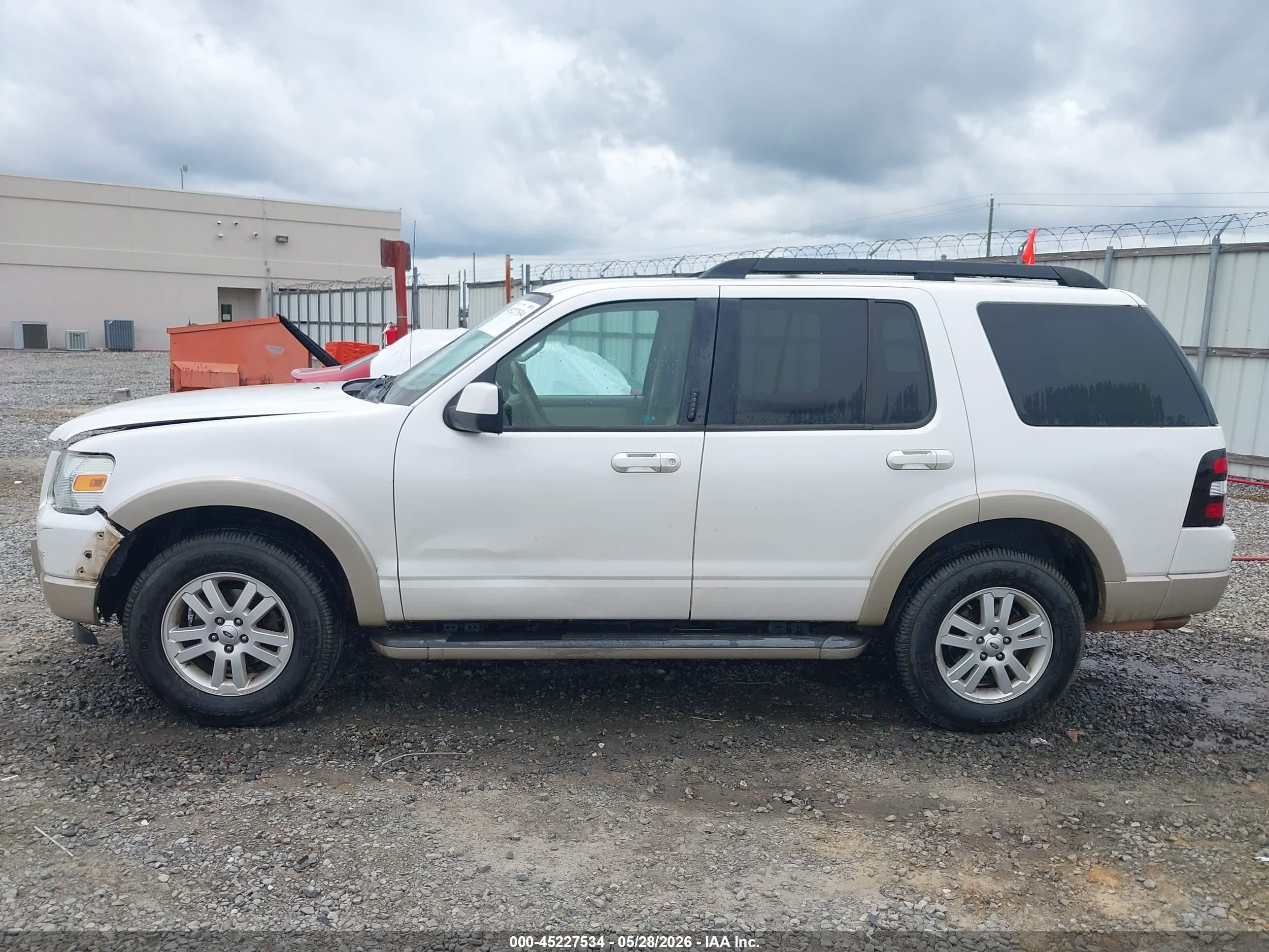 2010 Ford Explorer Eddie Bauer Белый vin: 1FMEU6EE7AUA95342