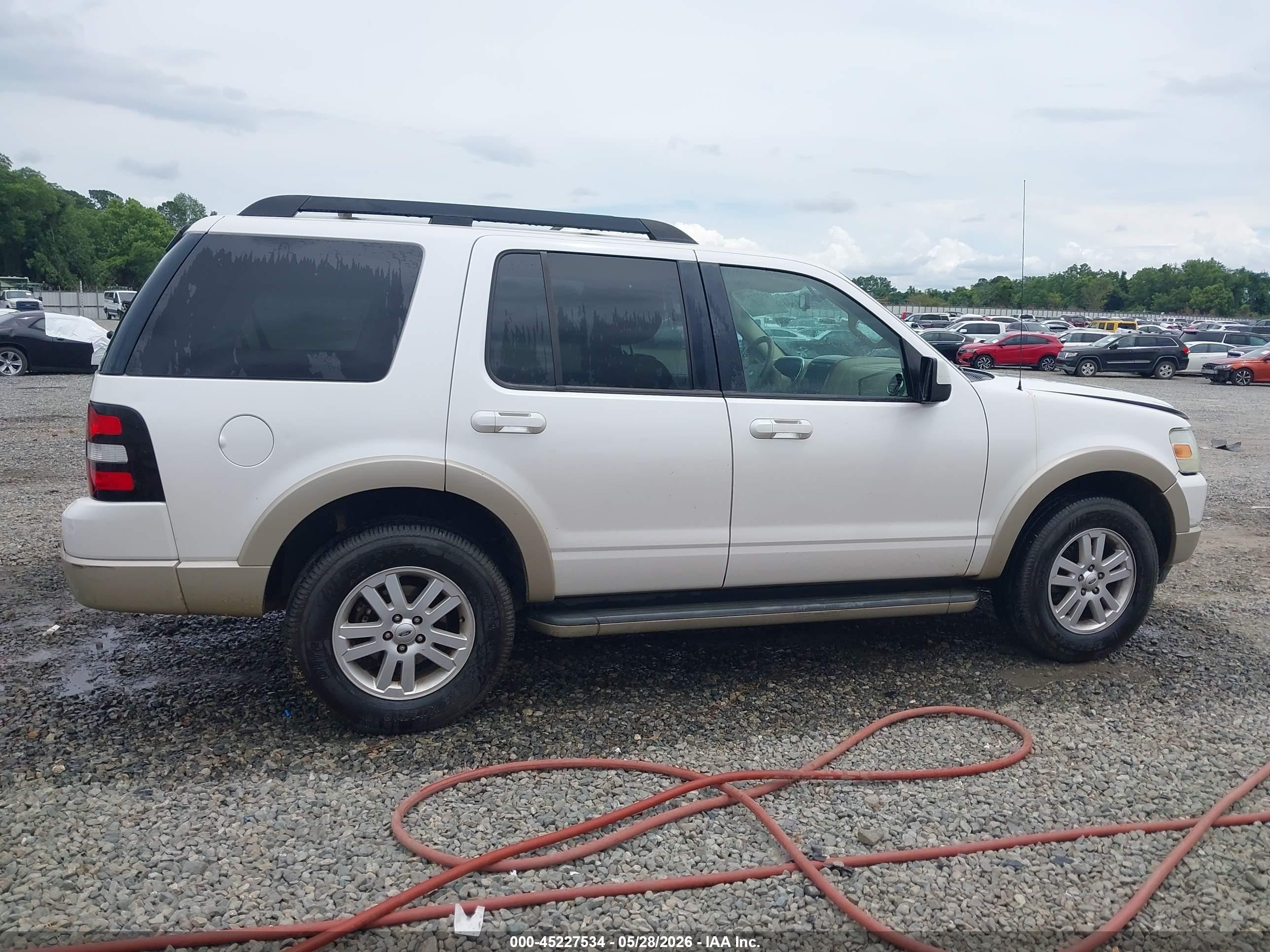 2010 Ford Explorer Eddie Bauer Белый vin: 1FMEU6EE7AUA95342
