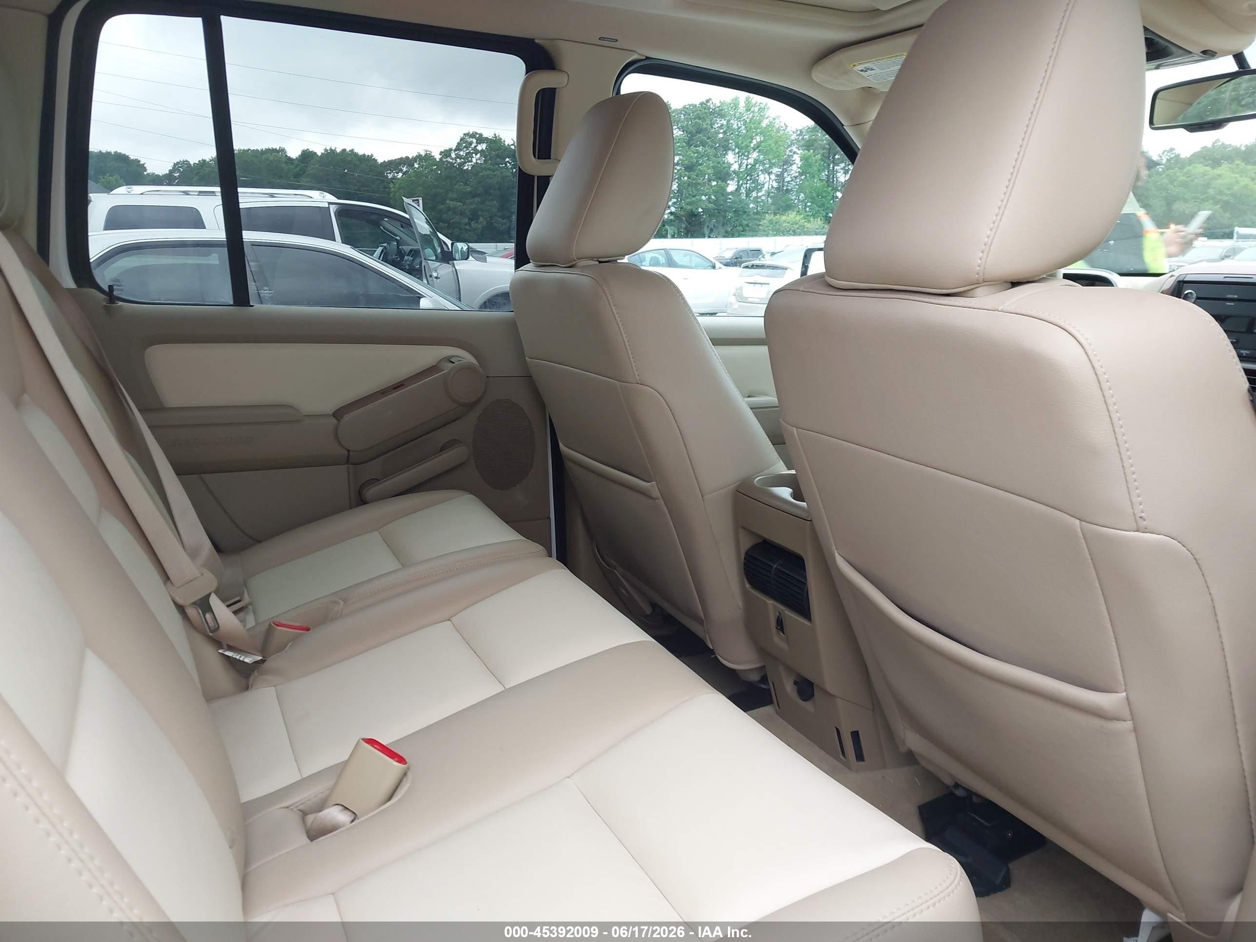 2010 Ford Explorer Eddie Bauer Белый vin: 1FMEU6EE8AUA94930