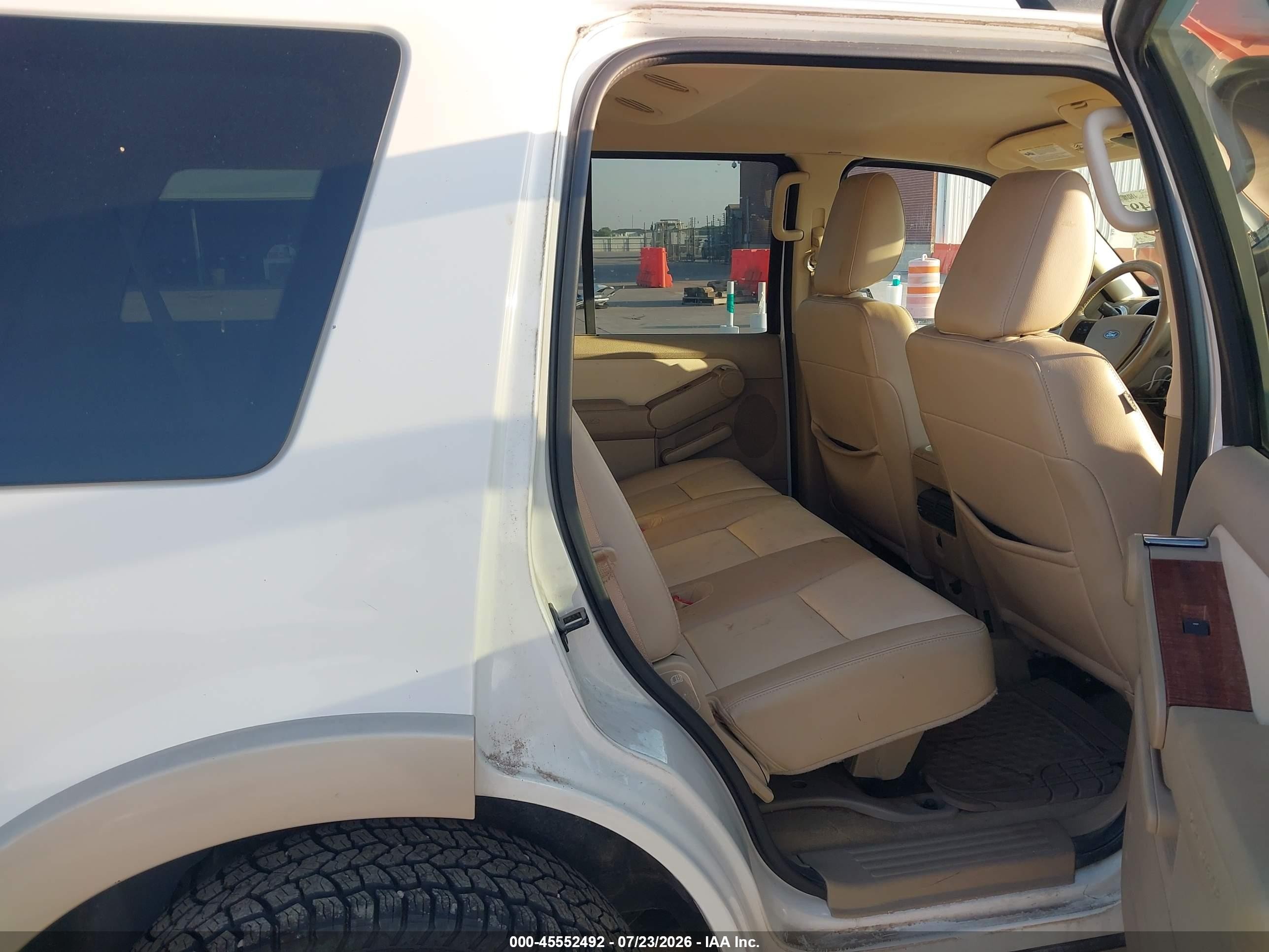 2010 Ford Explorer Eddie Bauer White vin: 1FMEU6EEXAUA87395