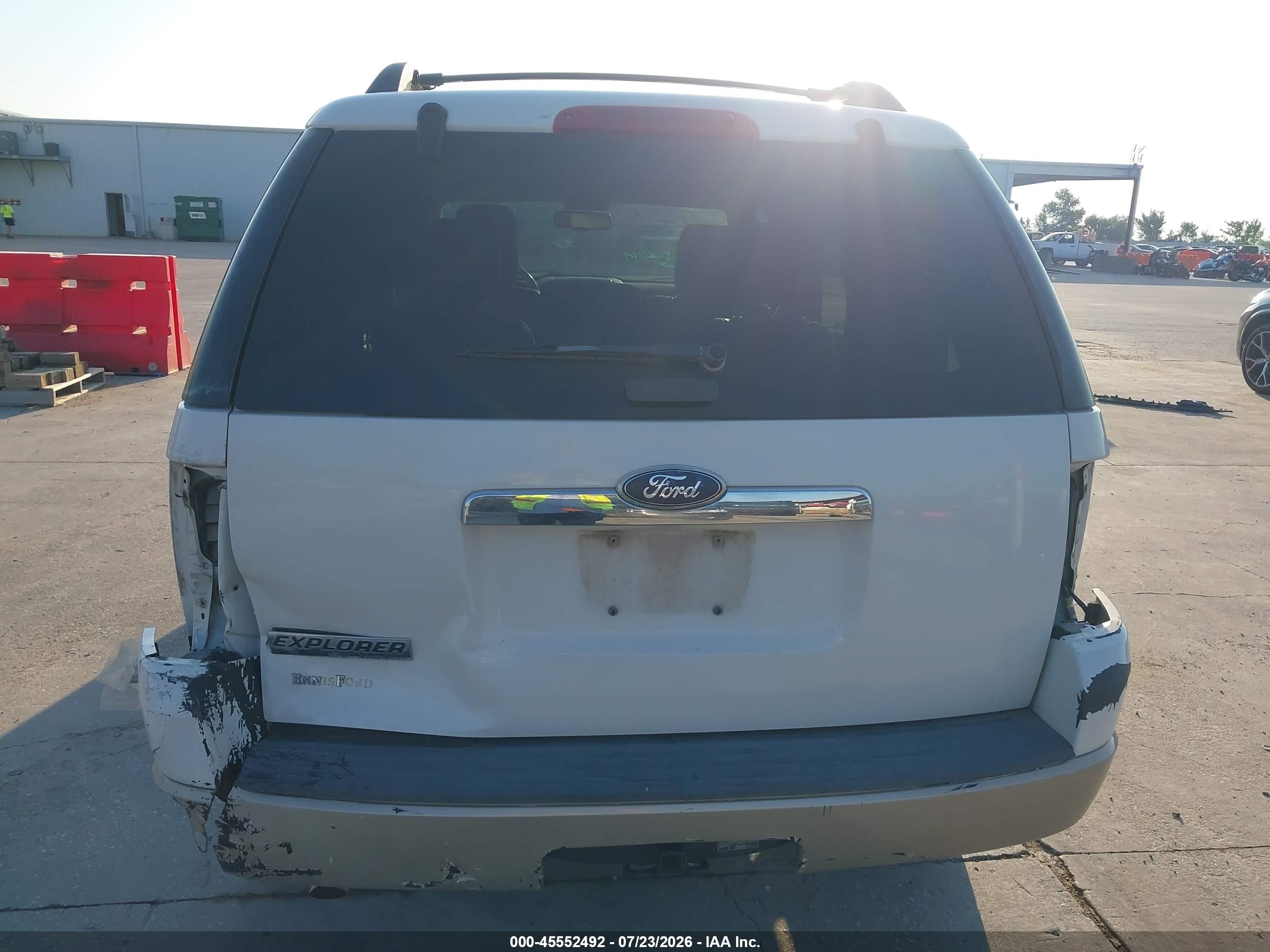 2010 Ford Explorer Eddie Bauer White vin: 1FMEU6EEXAUA87395