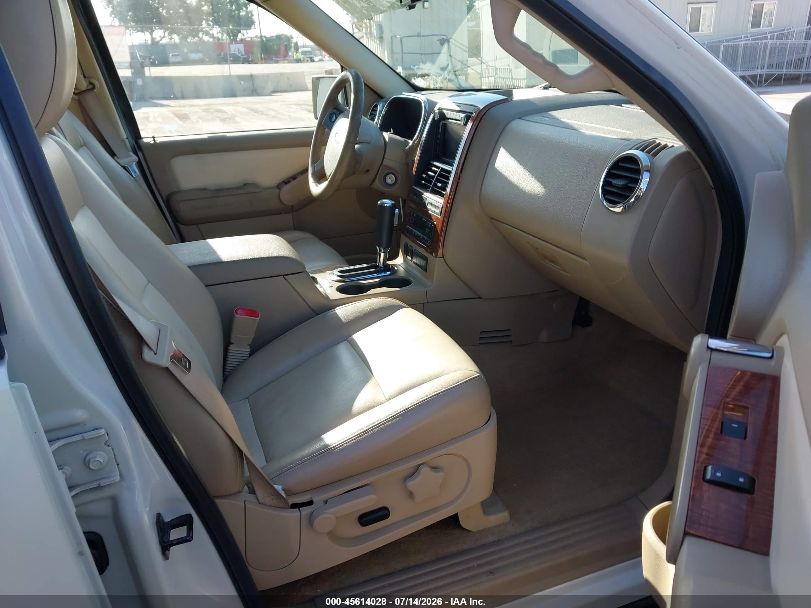 2010 Ford Explorer Eddie Bauer White vin: 1FMEU6EEXAUA93780