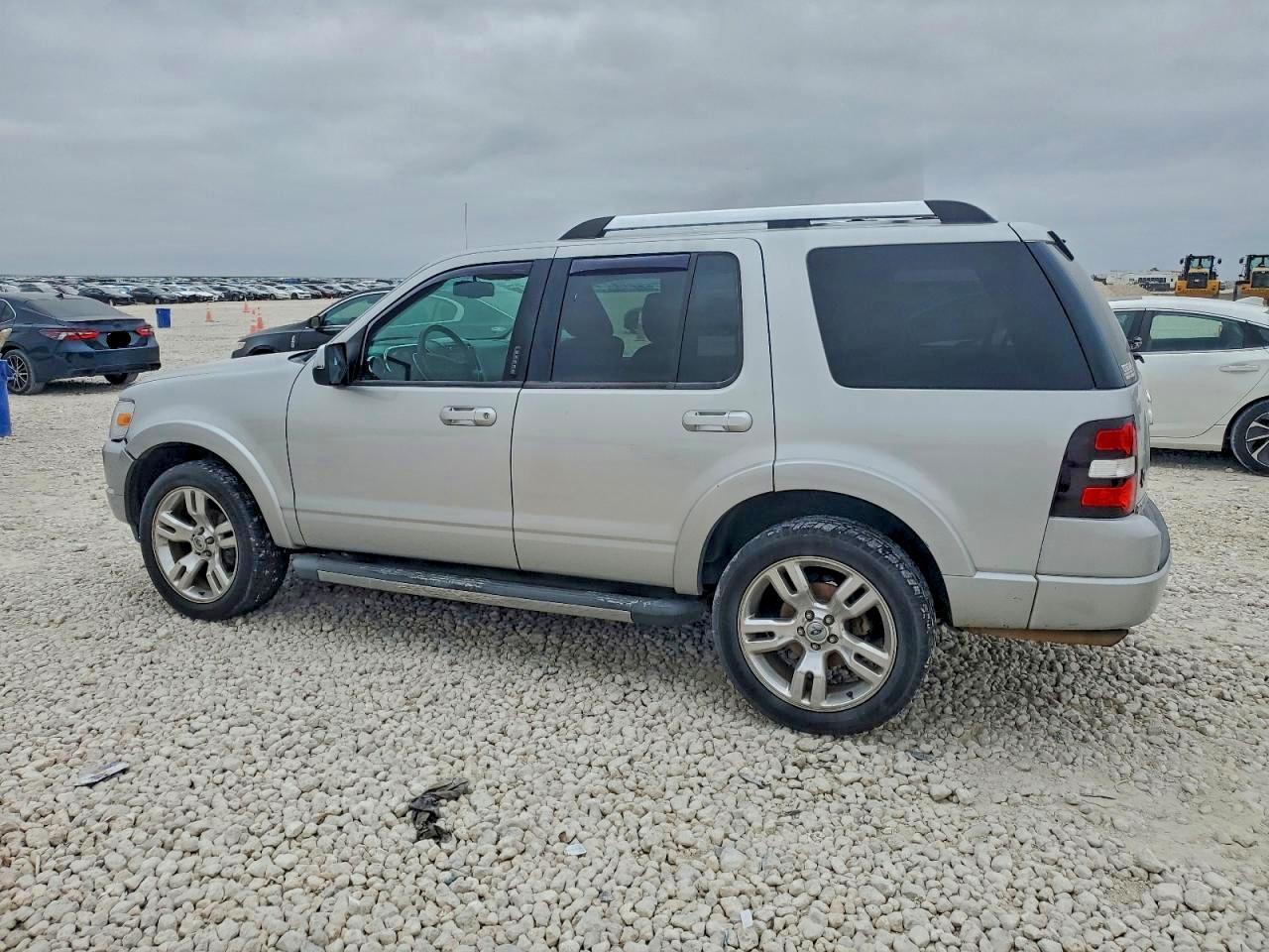 2010 Ford Explorer Limited Silver vin: 1FMEU6FE1AUB16071