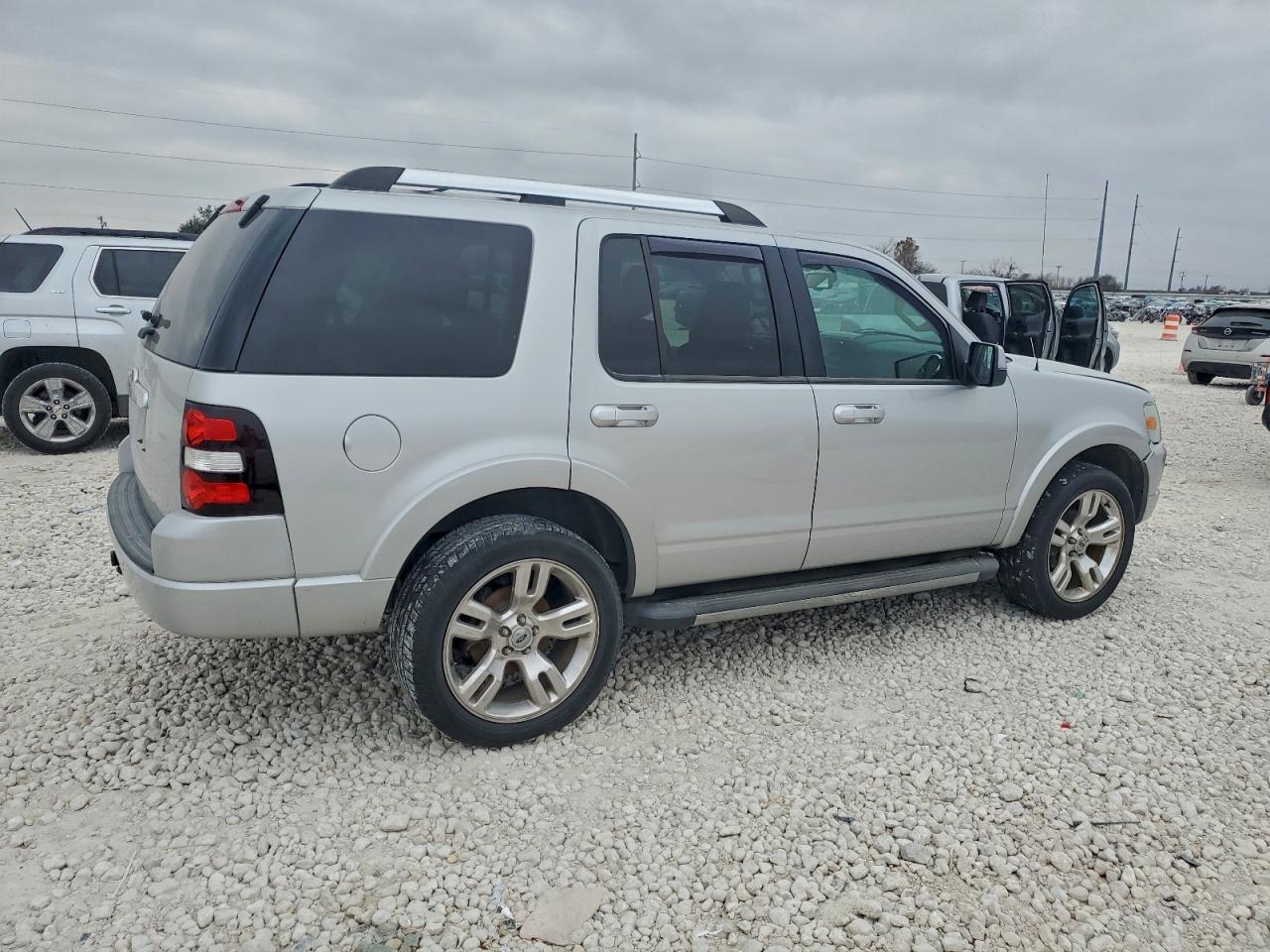 2010 Ford Explorer Limited Silver vin: 1FMEU6FE1AUB16071