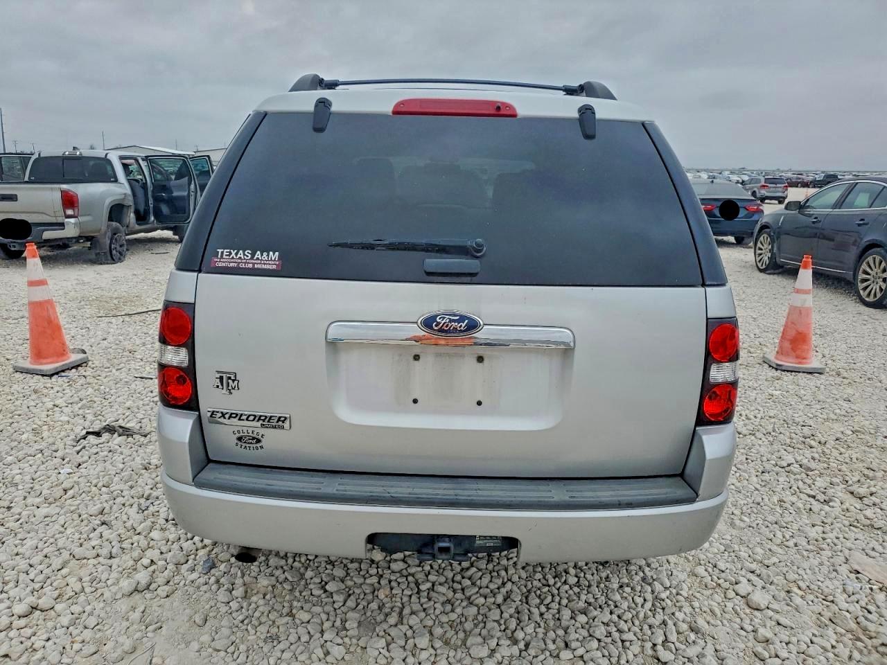 2010 Ford Explorer Limited Silver vin: 1FMEU6FE1AUB16071