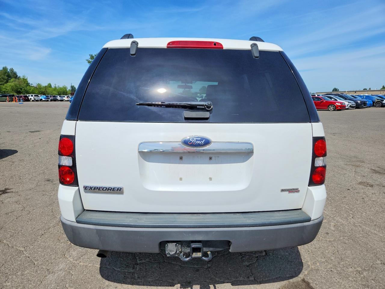 2006 Ford Explorer Xls White vin: 1FMEU72E16UB74636