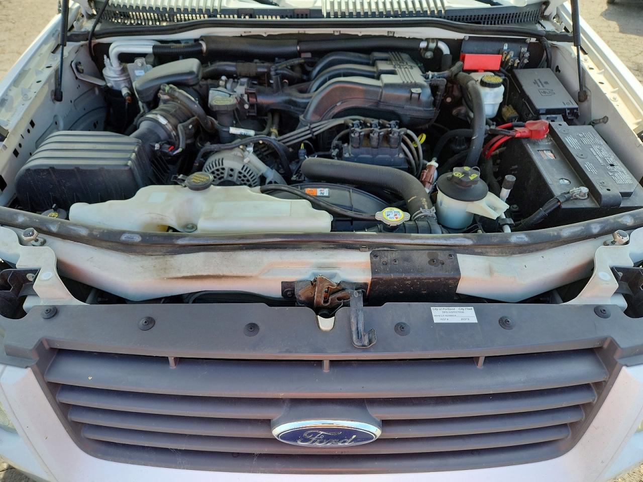 2006 Ford Explorer Xls White vin: 1FMEU72E16UB74636