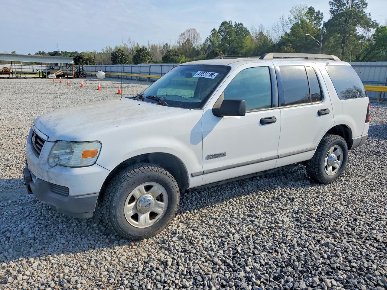 2006 Ford Explorer Xls White vin: 1FMEU72E36UB03048